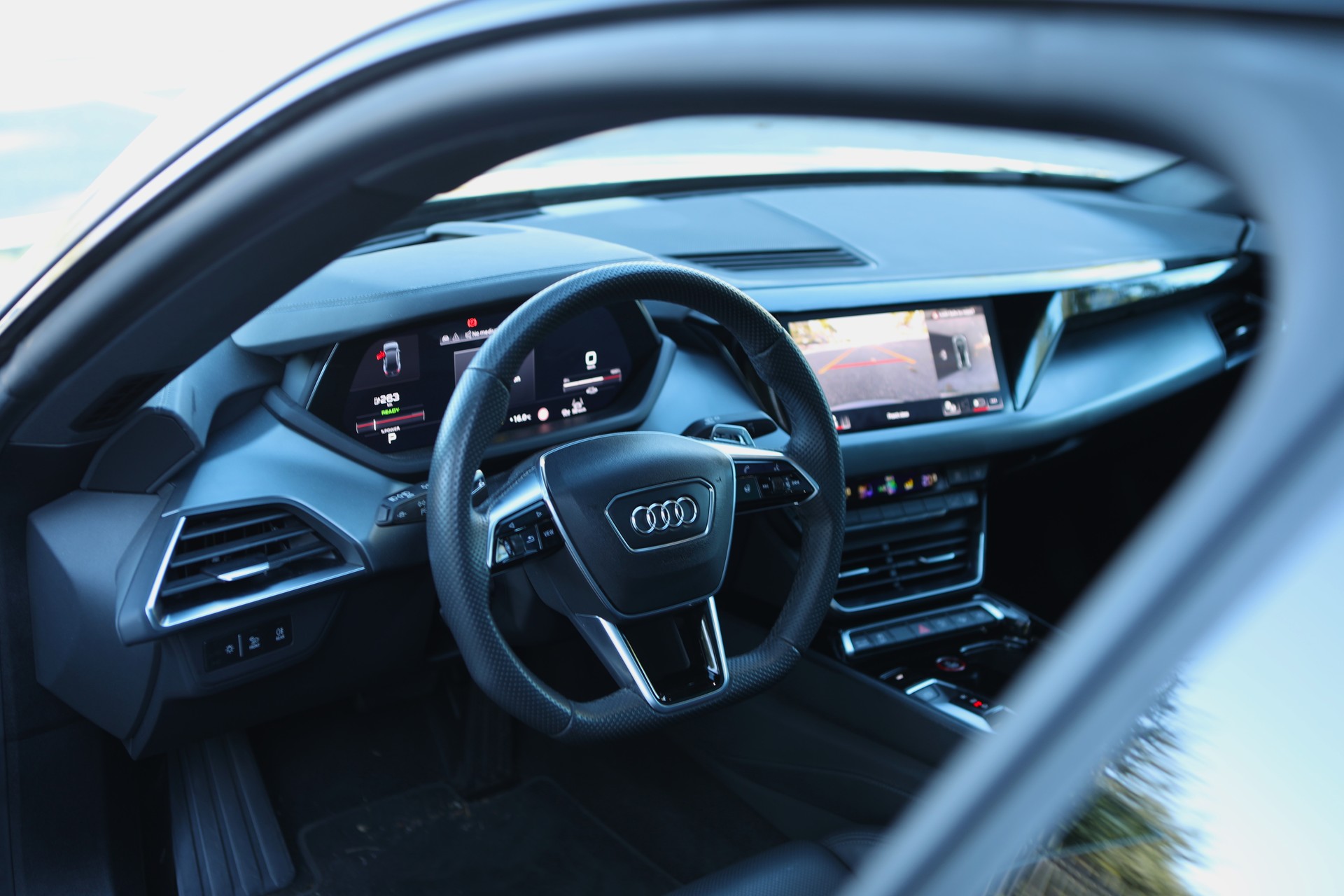 AUDI e-tron GT quattro-image-7