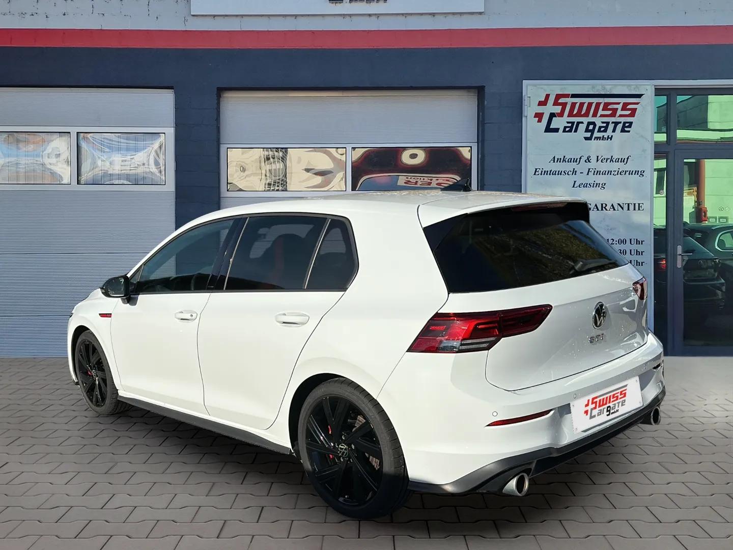 VW Golf 2.0 TSI GTI DSG Black Style mit Rückfahrkamera-image-5