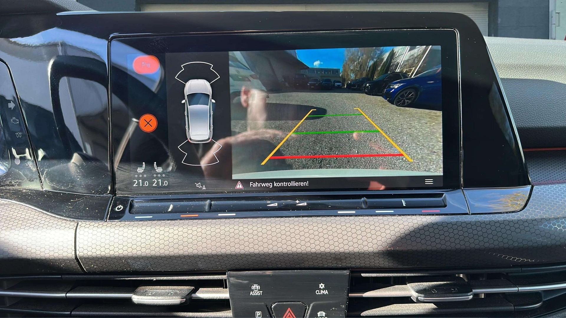 VW Golf 2.0 TSI GTI DSG Black Style mit Rückfahrkamera-image-15