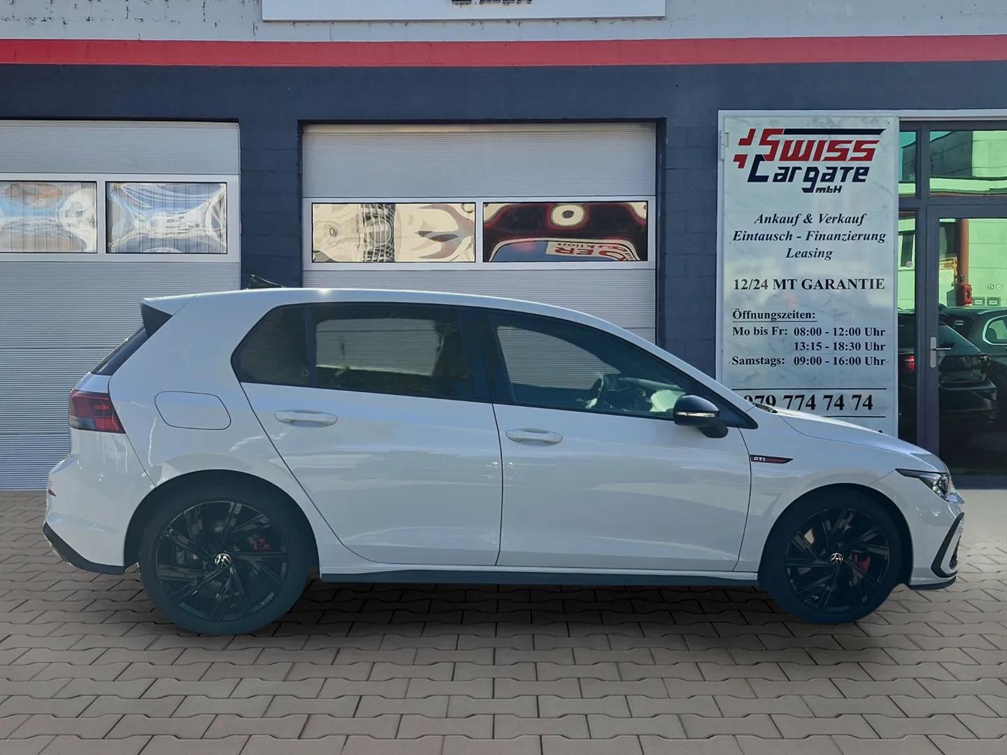 VW Golf 2.0 TSI GTI DSG Black Style mit Rückfahrkamera-image-8