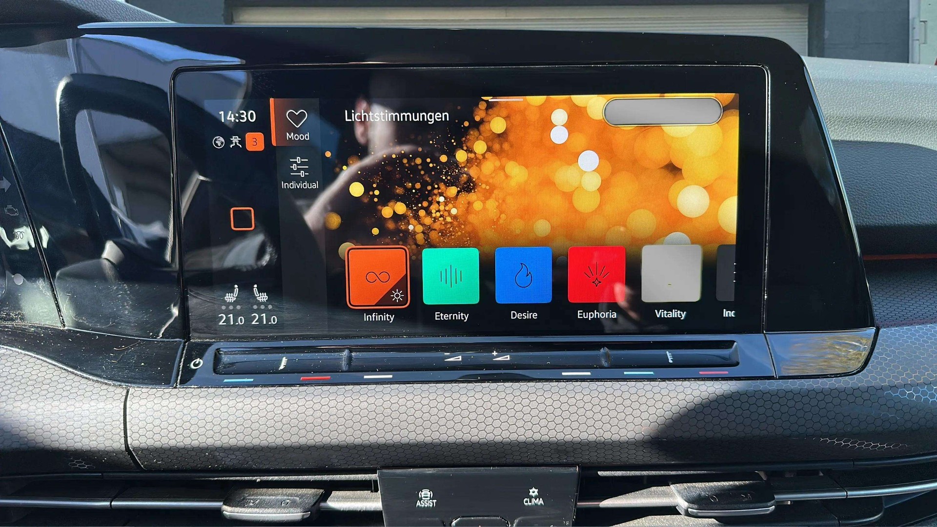VW Golf 2.0 TSI GTI DSG Black Style mit Rückfahrkamera-image-18