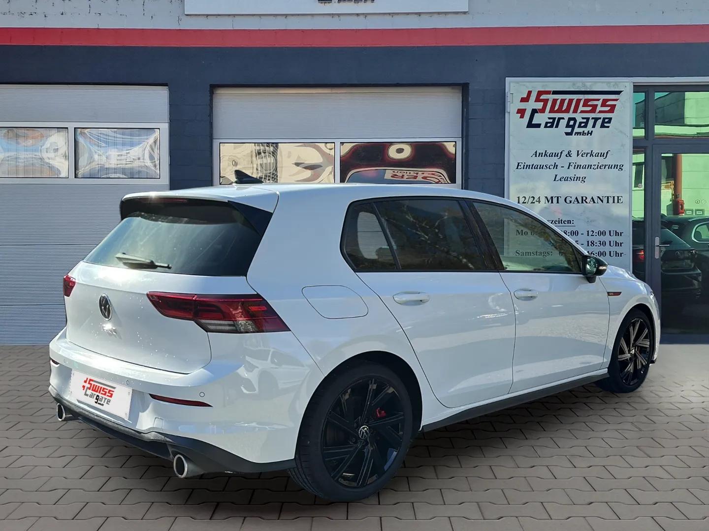 VW Golf 2.0 TSI GTI DSG Black Style mit Rückfahrkamera-image-7