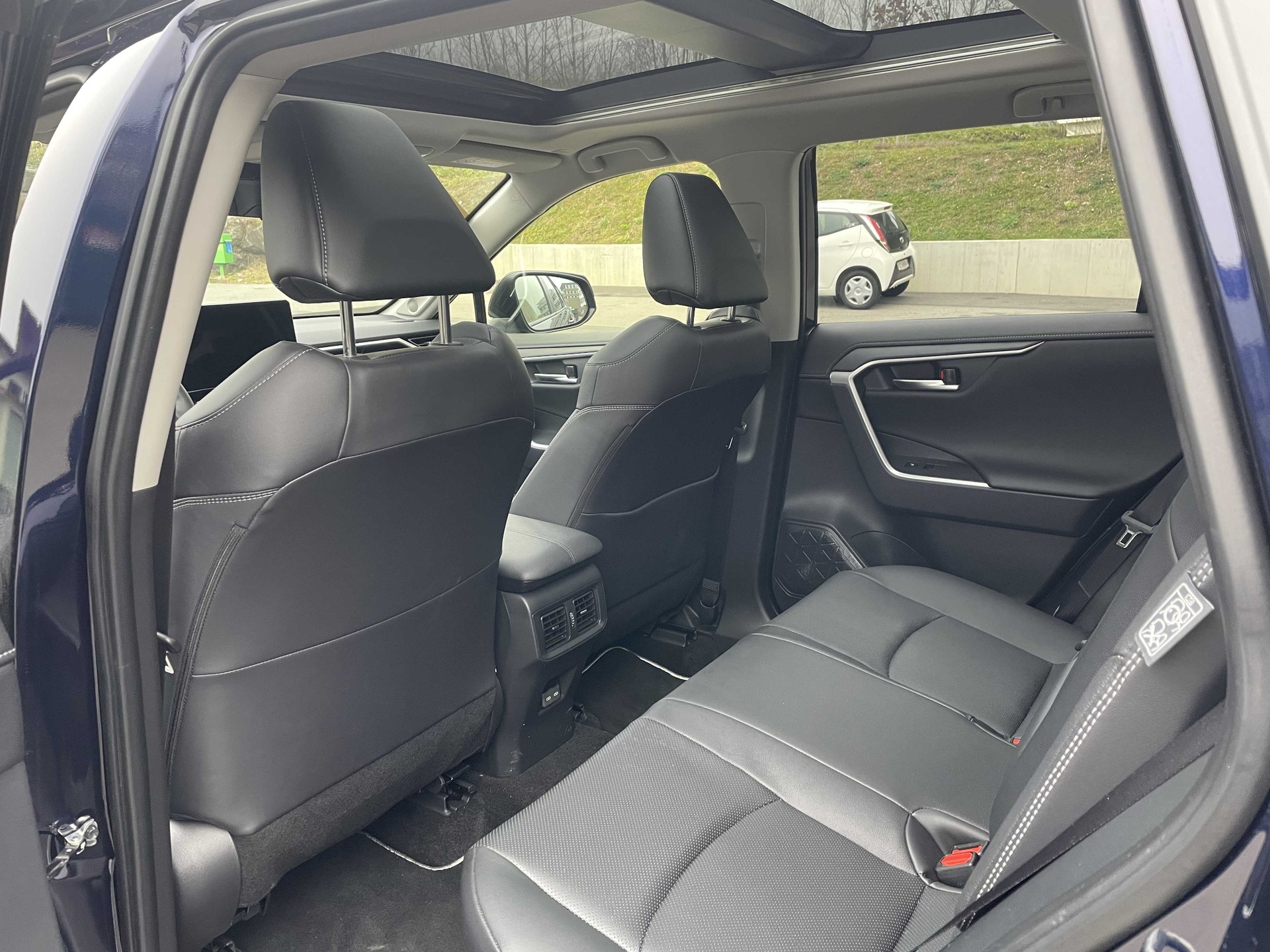 TOYOTA RAV4 2.5 HSD Premium-image-23