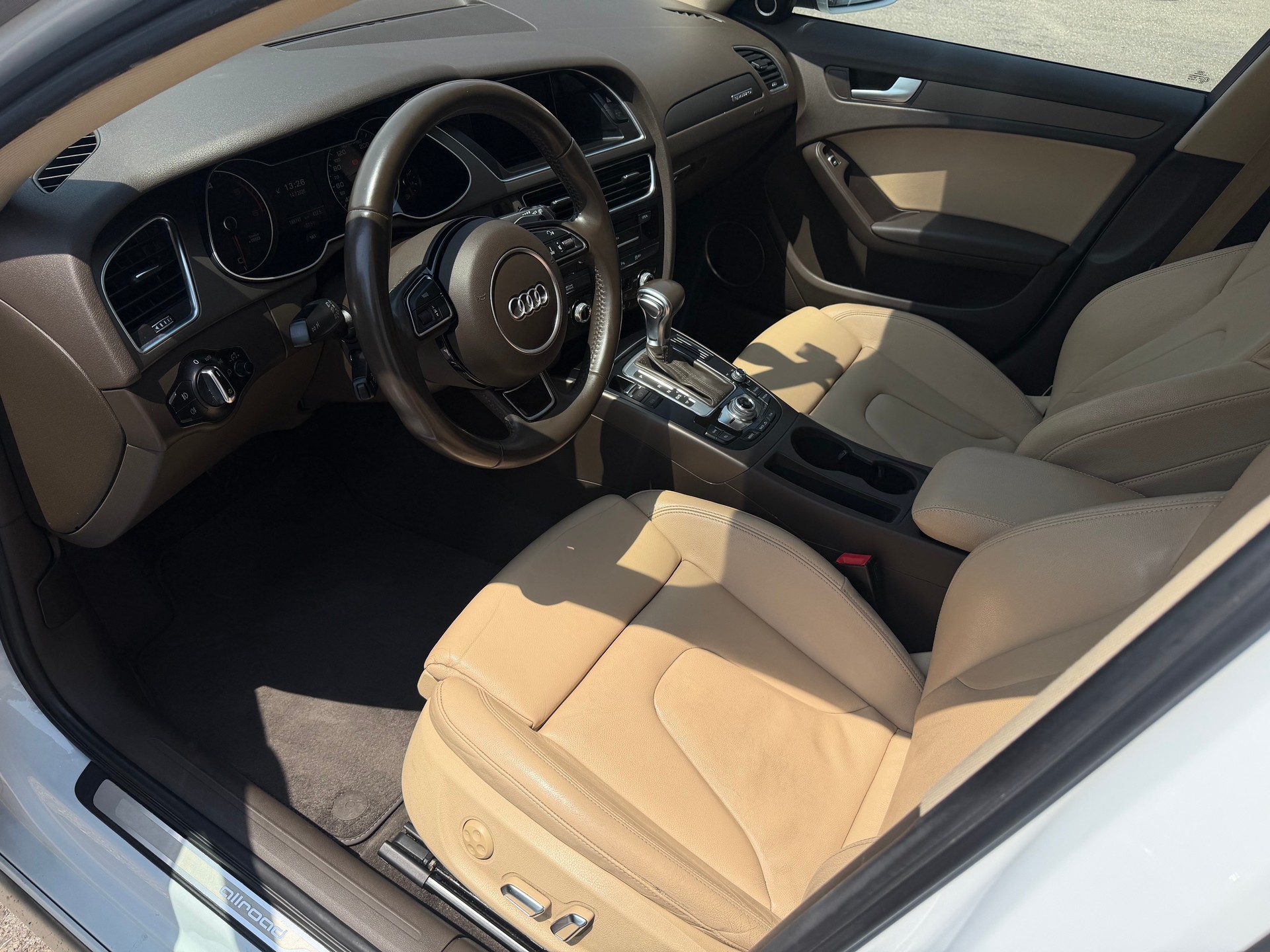 AUDI A4 allroad 3.0 TDI clean diesel quattro S-tronic-image-4
