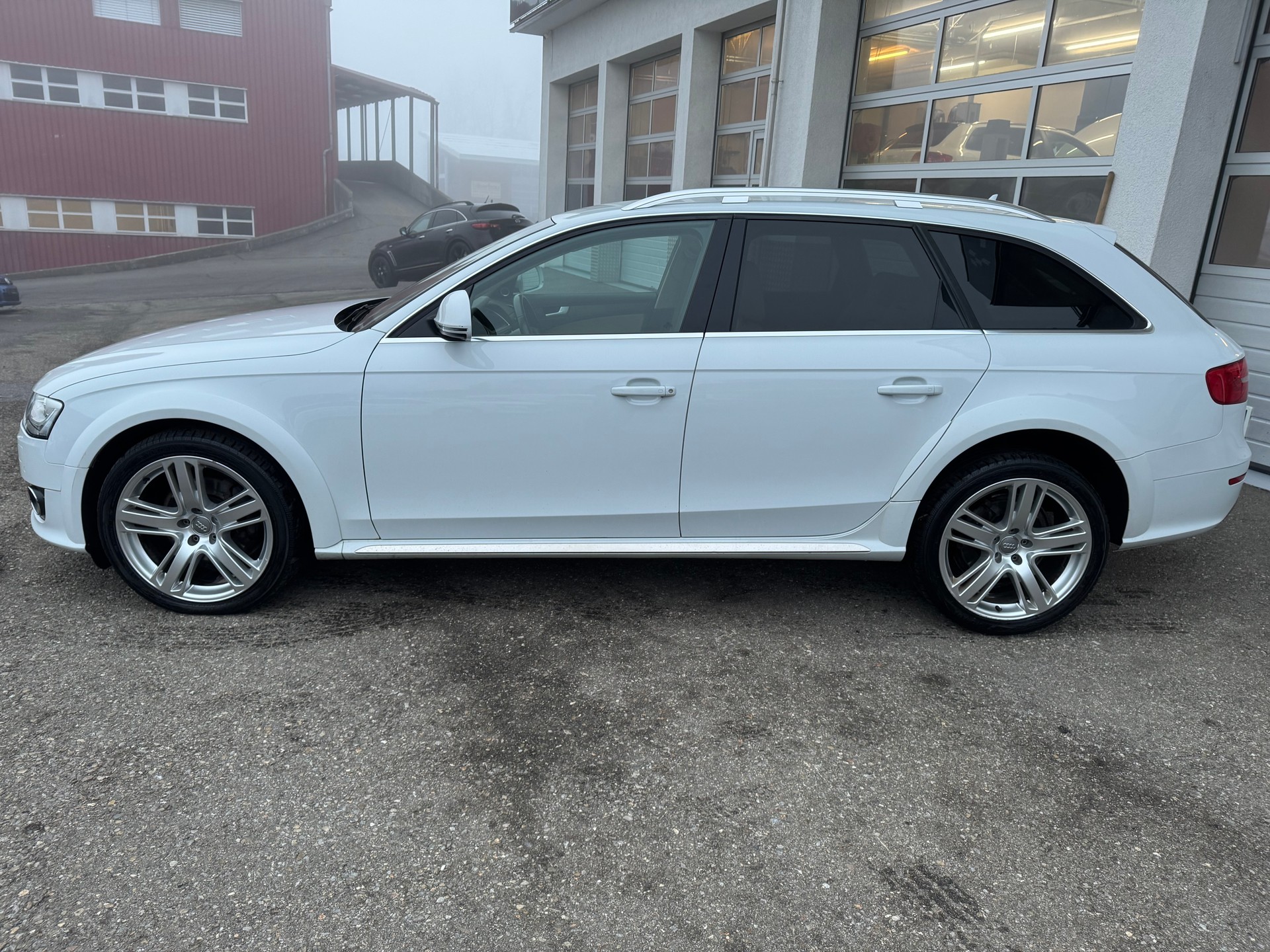 AUDI A4 allroad 3.0 TDI clean diesel quattro S-tronic-showroom-element-1