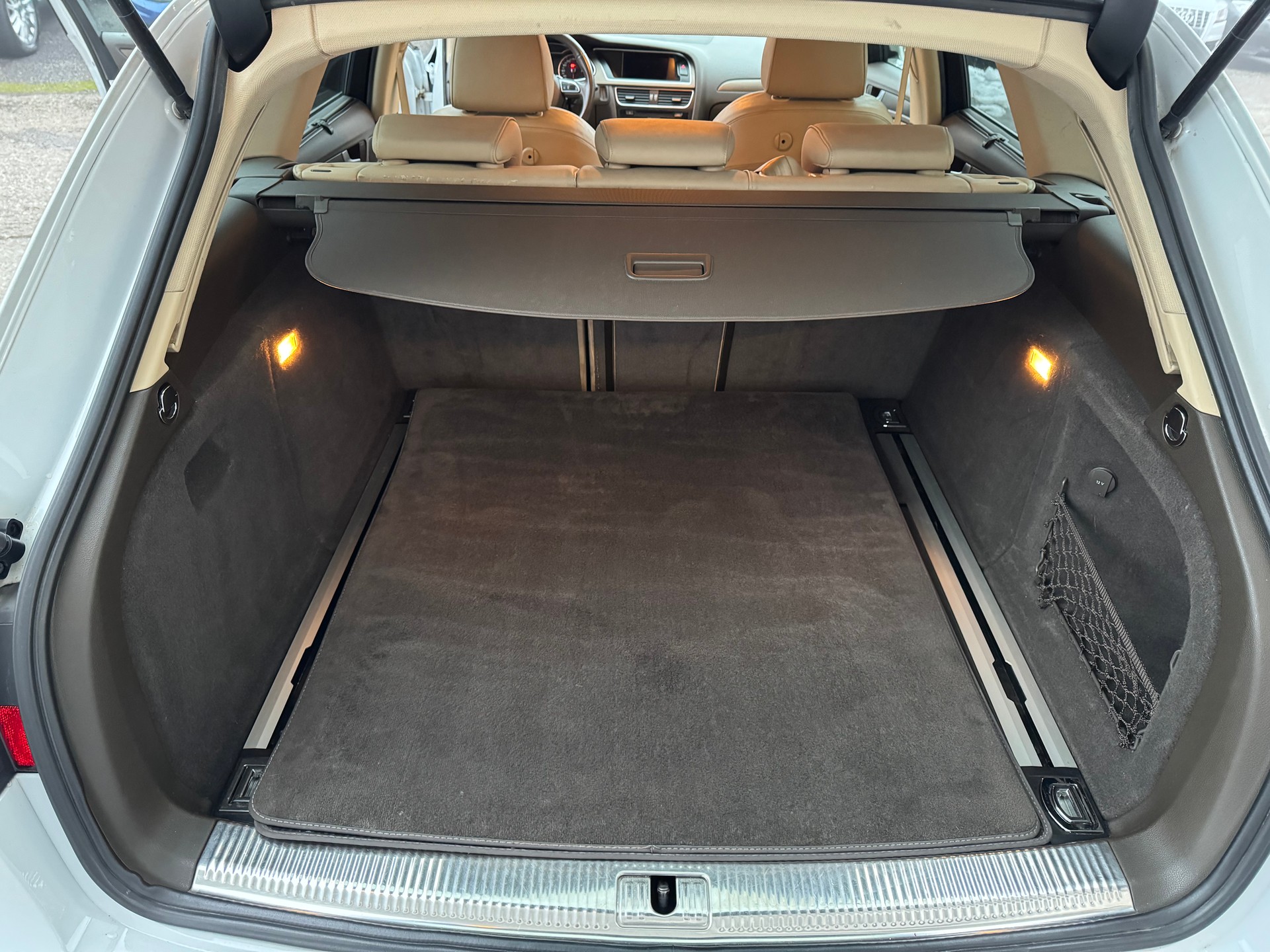 AUDI A4 allroad 3.0 TDI clean diesel quattro S-tronic-image-8