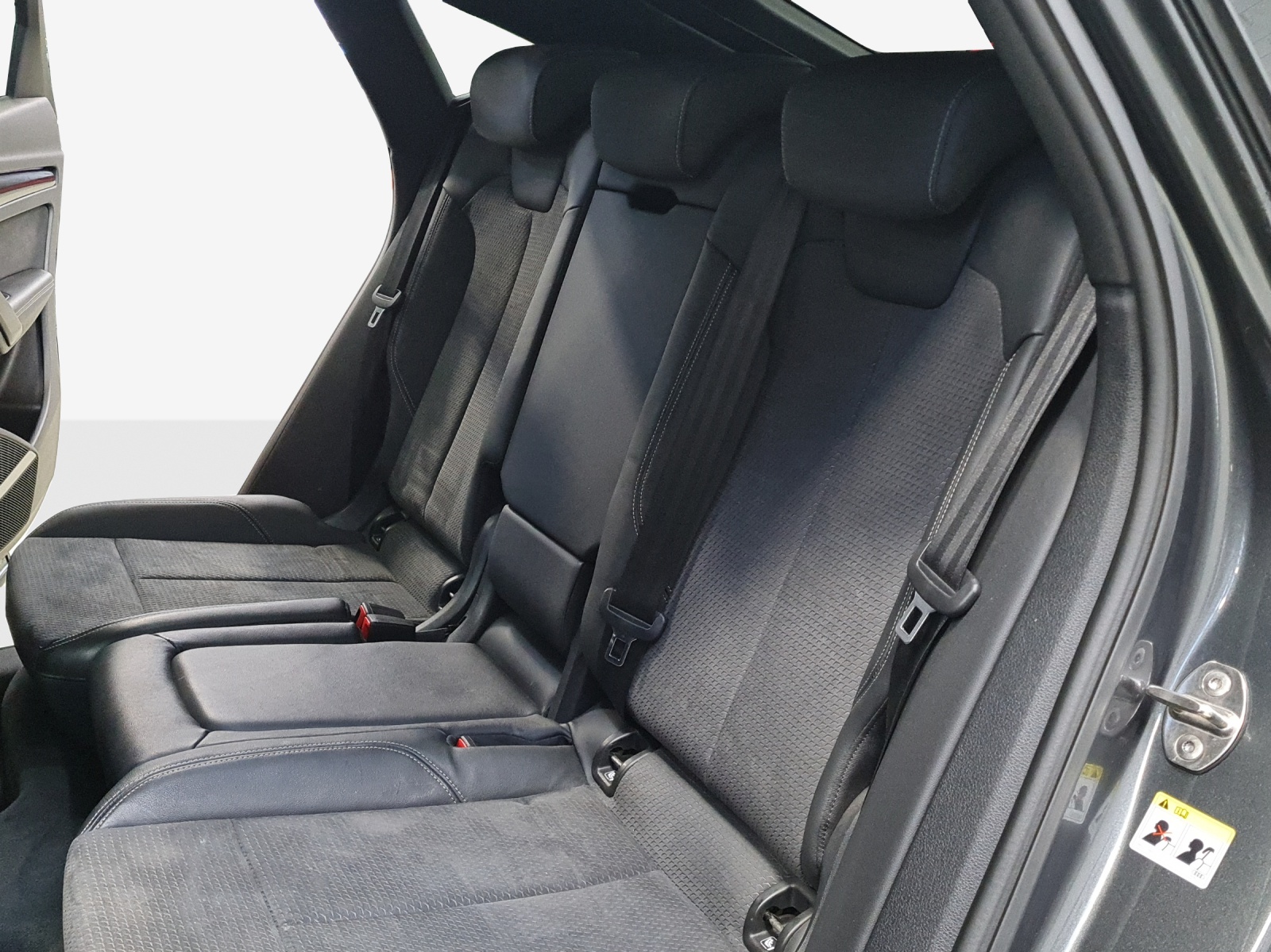 AUDI Q5 Sportback 50 TFSI e PHEV S line quattro S-tronic-image-12