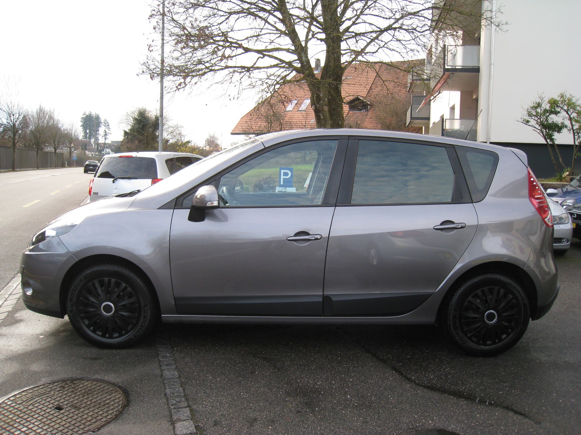 RENAULT Scénic 1.4 16V Turbo Expression-image-4