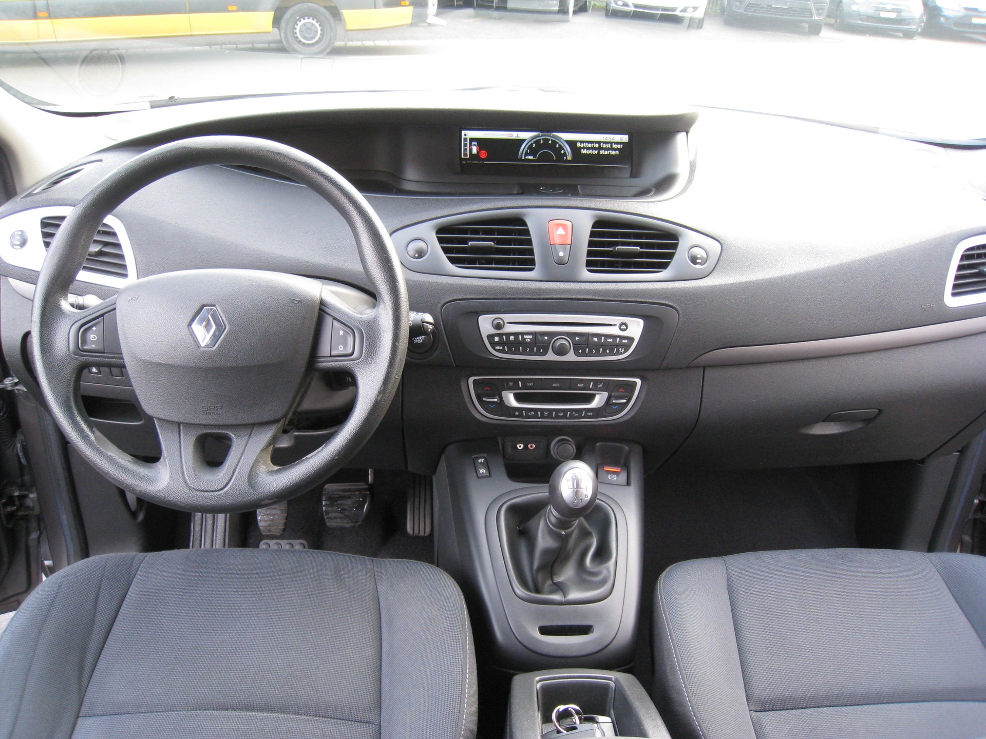 RENAULT Scénic 1.4 16V Turbo Expression-image-11