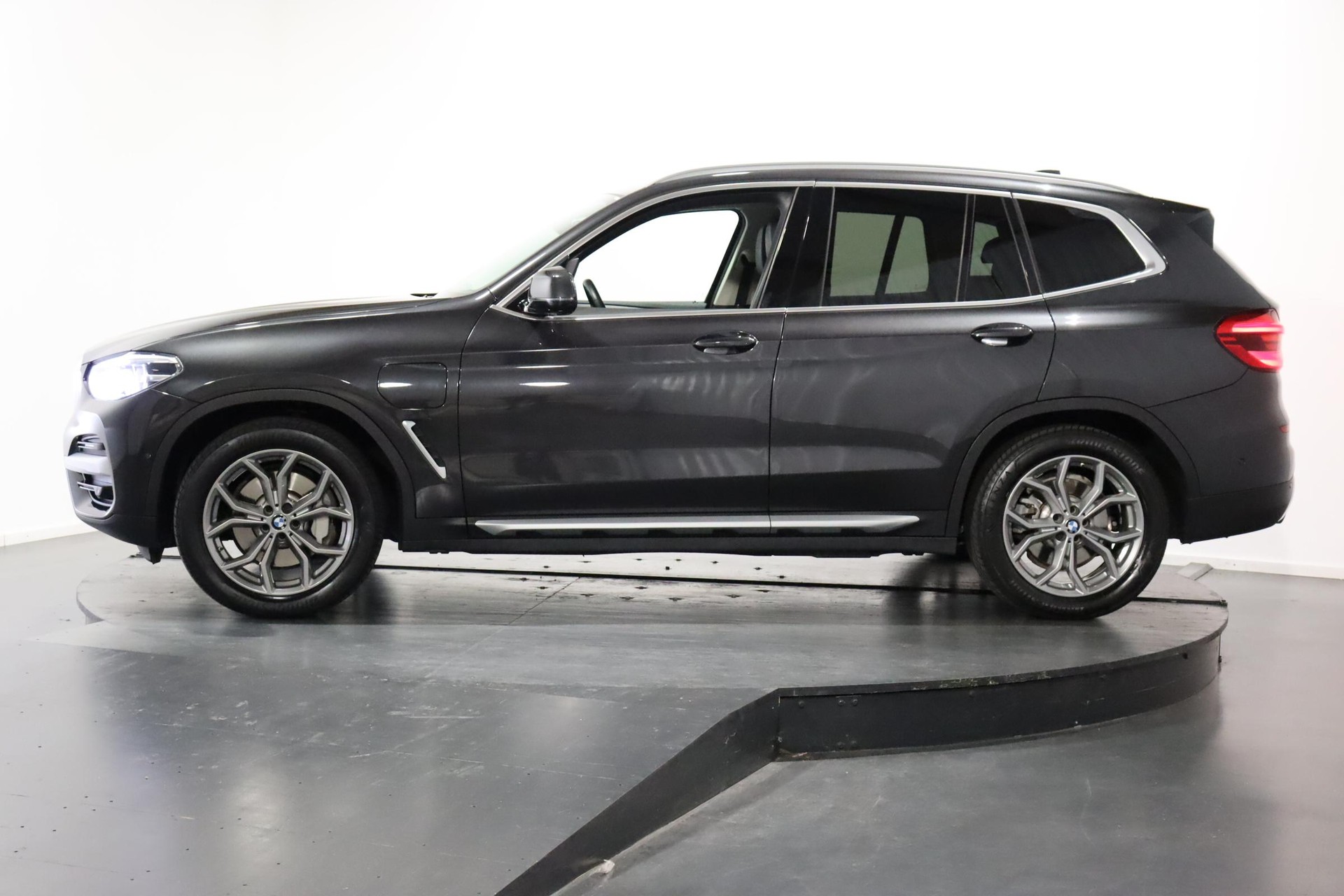 BMW X3 30e xDrive SAG-image-2
