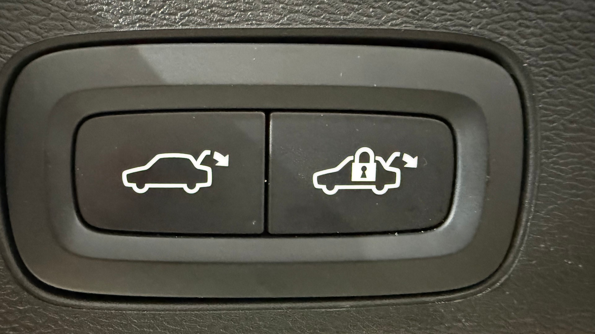 VOLVO XC60 2.0 T6 TE Inscription eAW-image-15