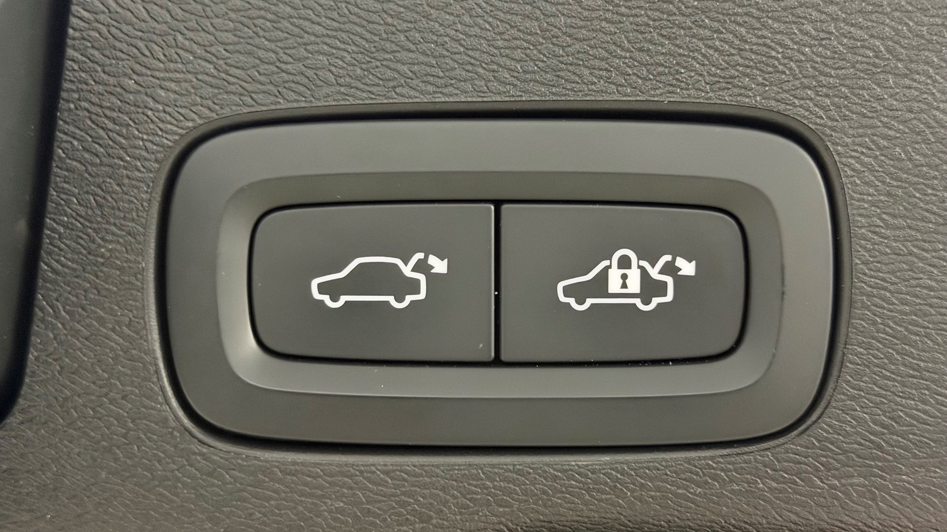 VOLVO XC60 2.0 T6 TE Inscription eAW-image-15