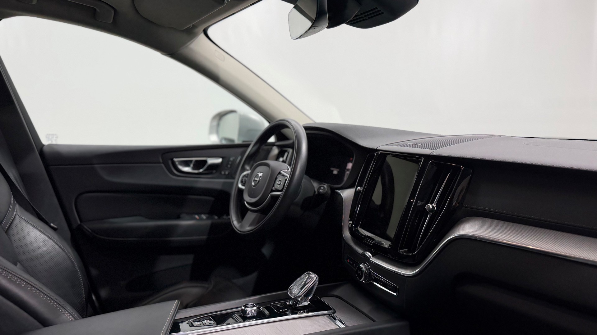 VOLVO XC60 2.0 T6 TE Inscription eAW-image-3
