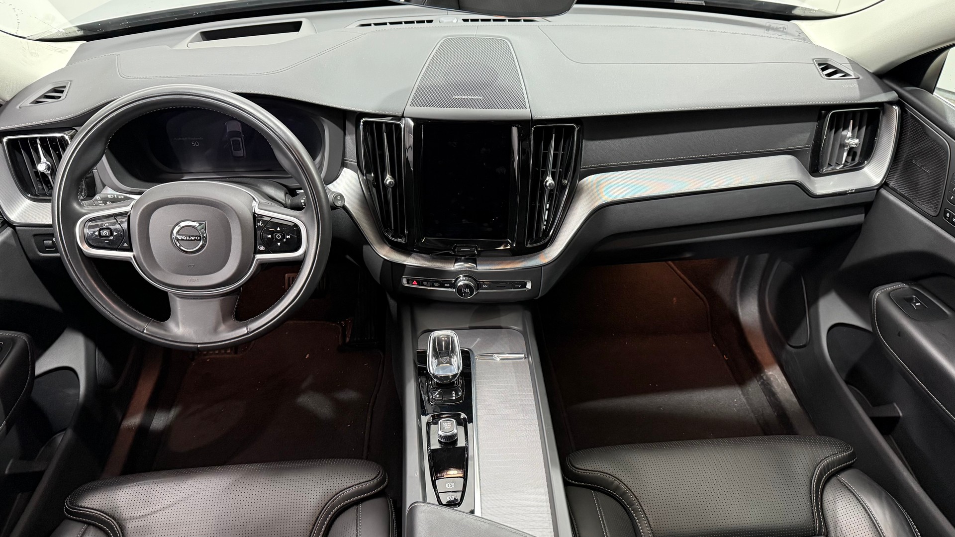 VOLVO XC60 2.0 T6 TE Inscription eAW-image-4