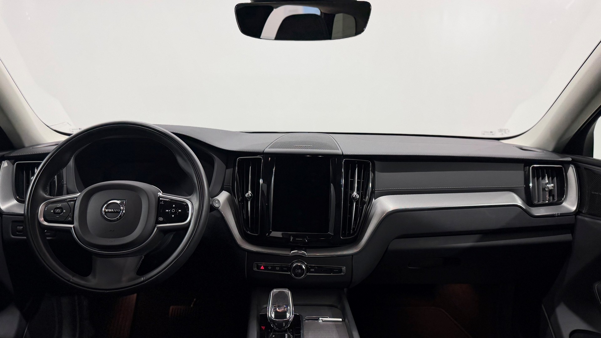VOLVO XC60 2.0 T6 TE Inscription eAW-image-4