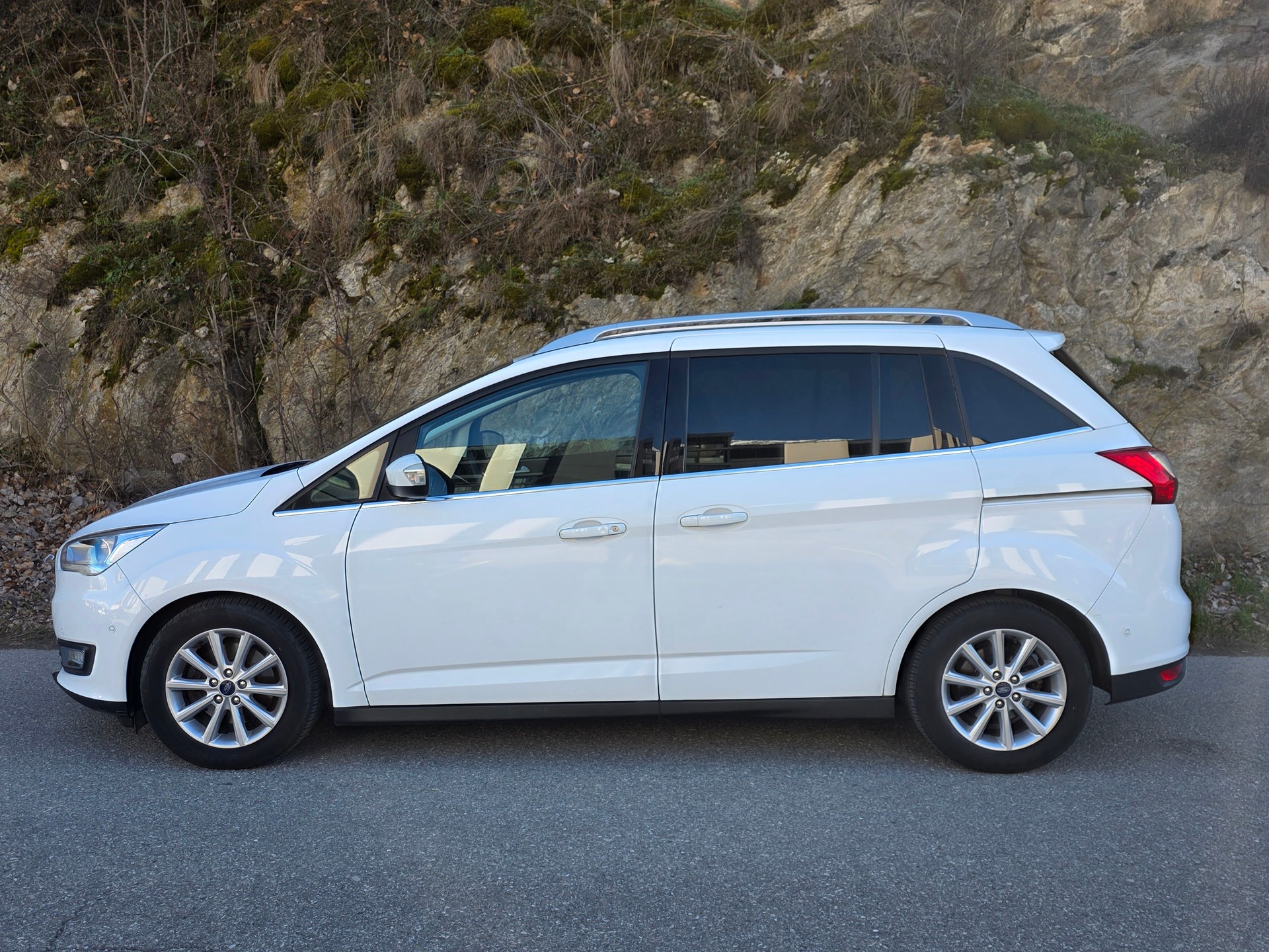 FORD GrC-Max 1.0 SCTi Titanium-image-1