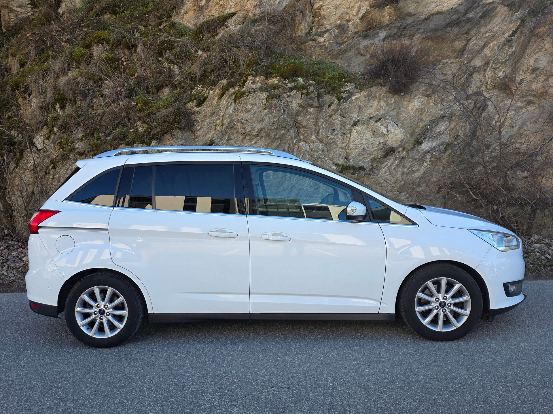 FORD GrC-Max 1.0 SCTi Titanium-image-4