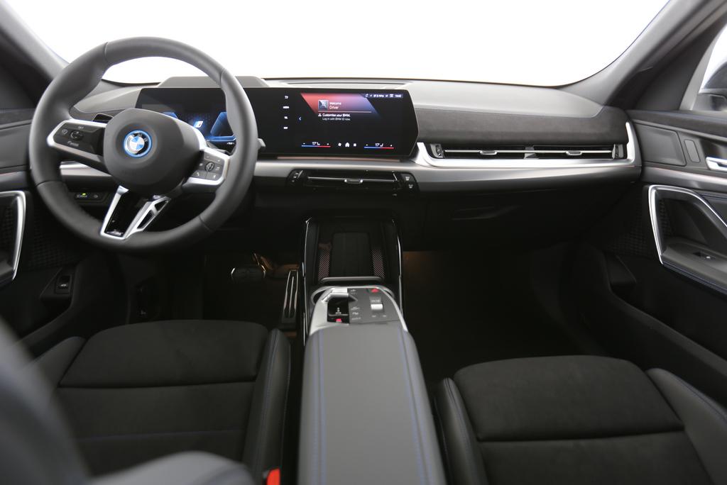 BMW iX2 20 eDrive-image-3