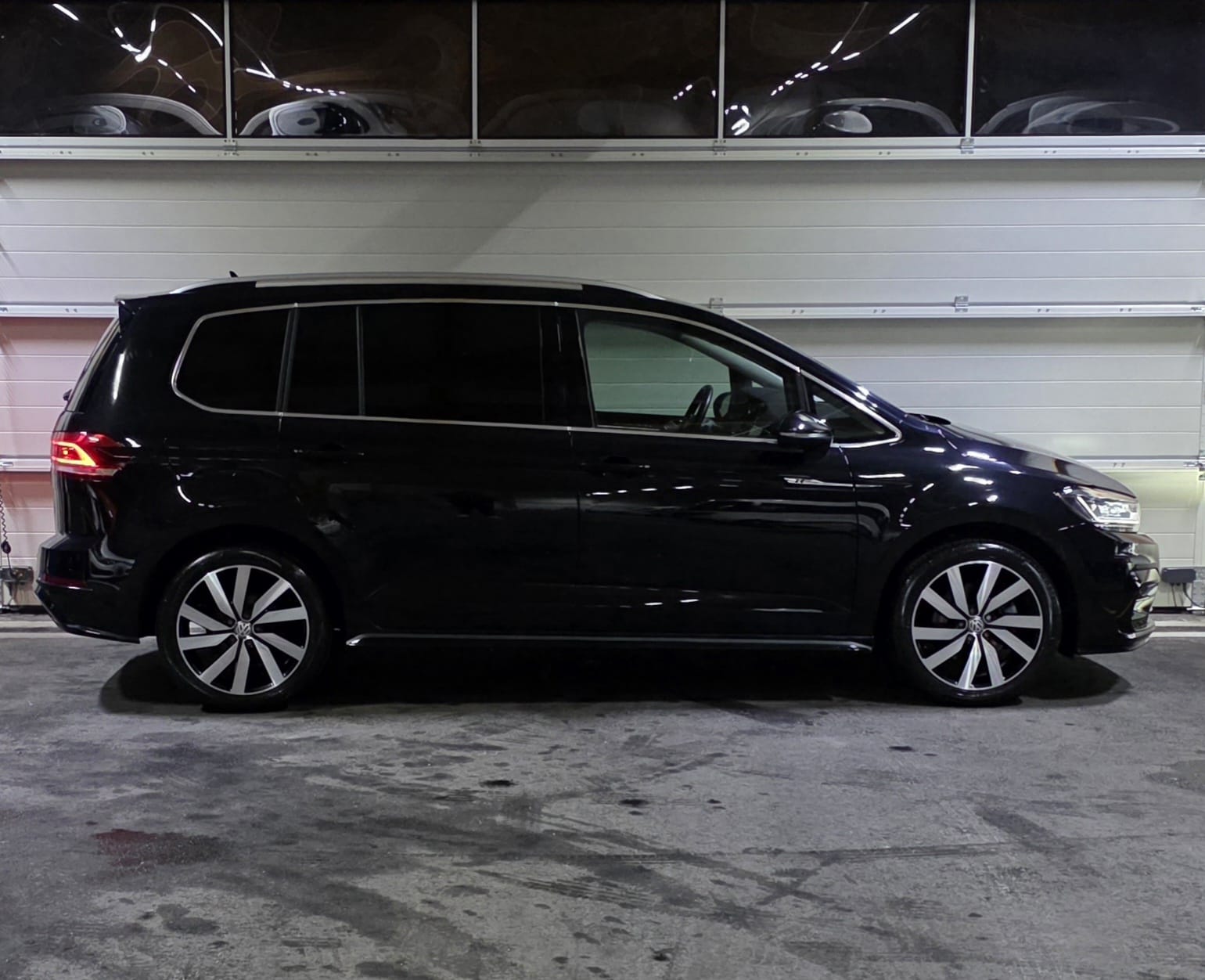 VW Touran 1.4 TSI BlueMotion Technology R-Line Highline DSG *frisch ab MFK*-image-5