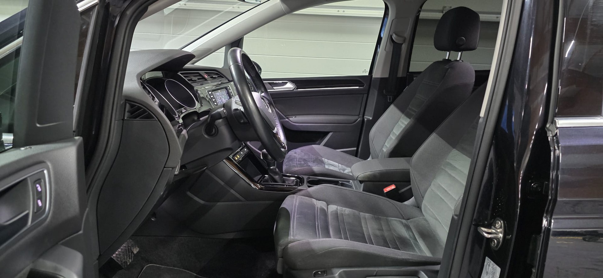 VW Touran 1.4 TSI BlueMotion Technology R-Line Highline DSG *frisch ab MFK*-image-8