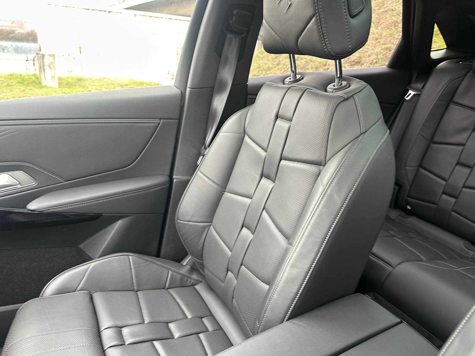 DS AUTOMOBILES DS 7 Crossback E-Tense 360 4x4 La Premiére-image-8