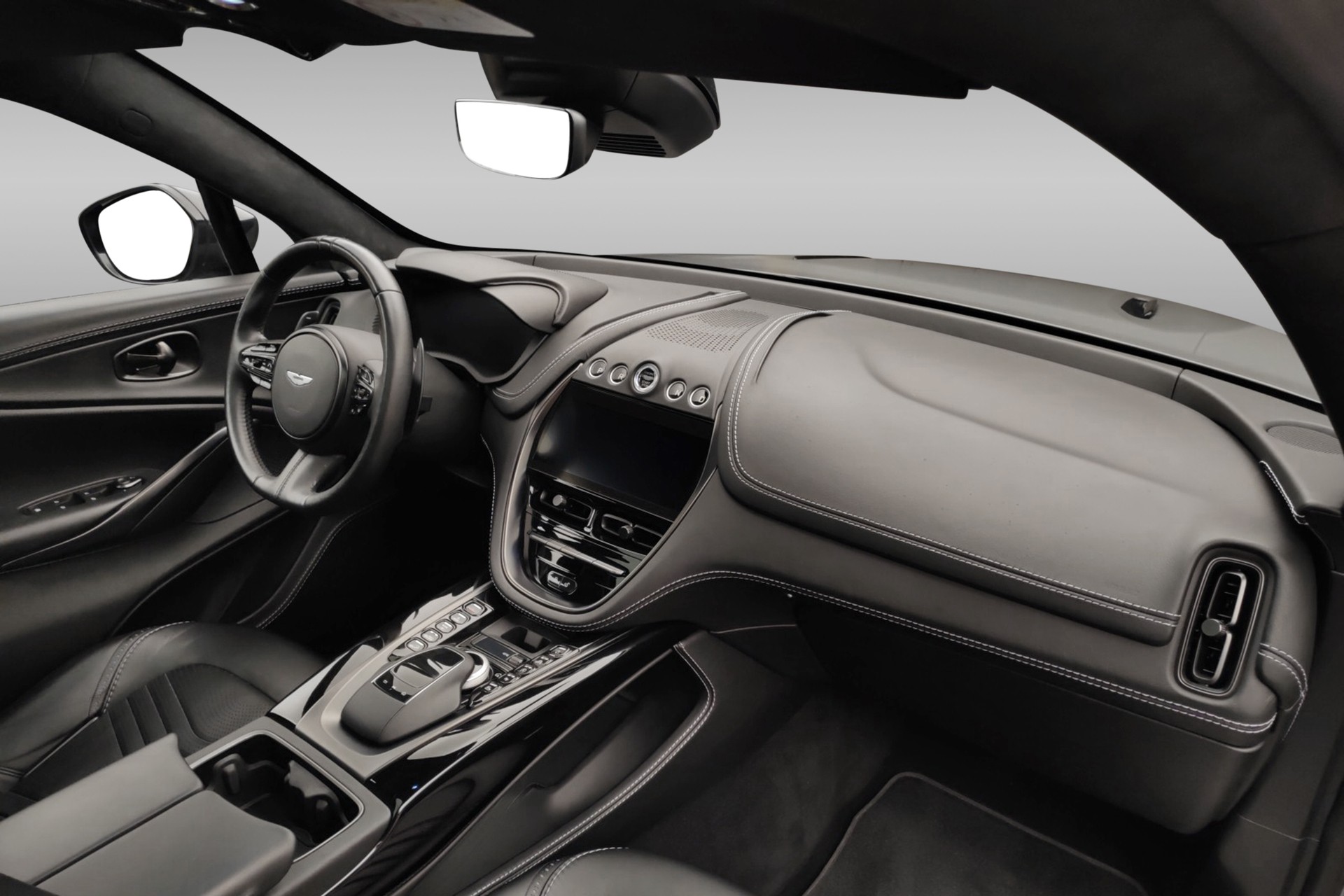 ASTON MARTIN DBX 4.0 V8-image-14
