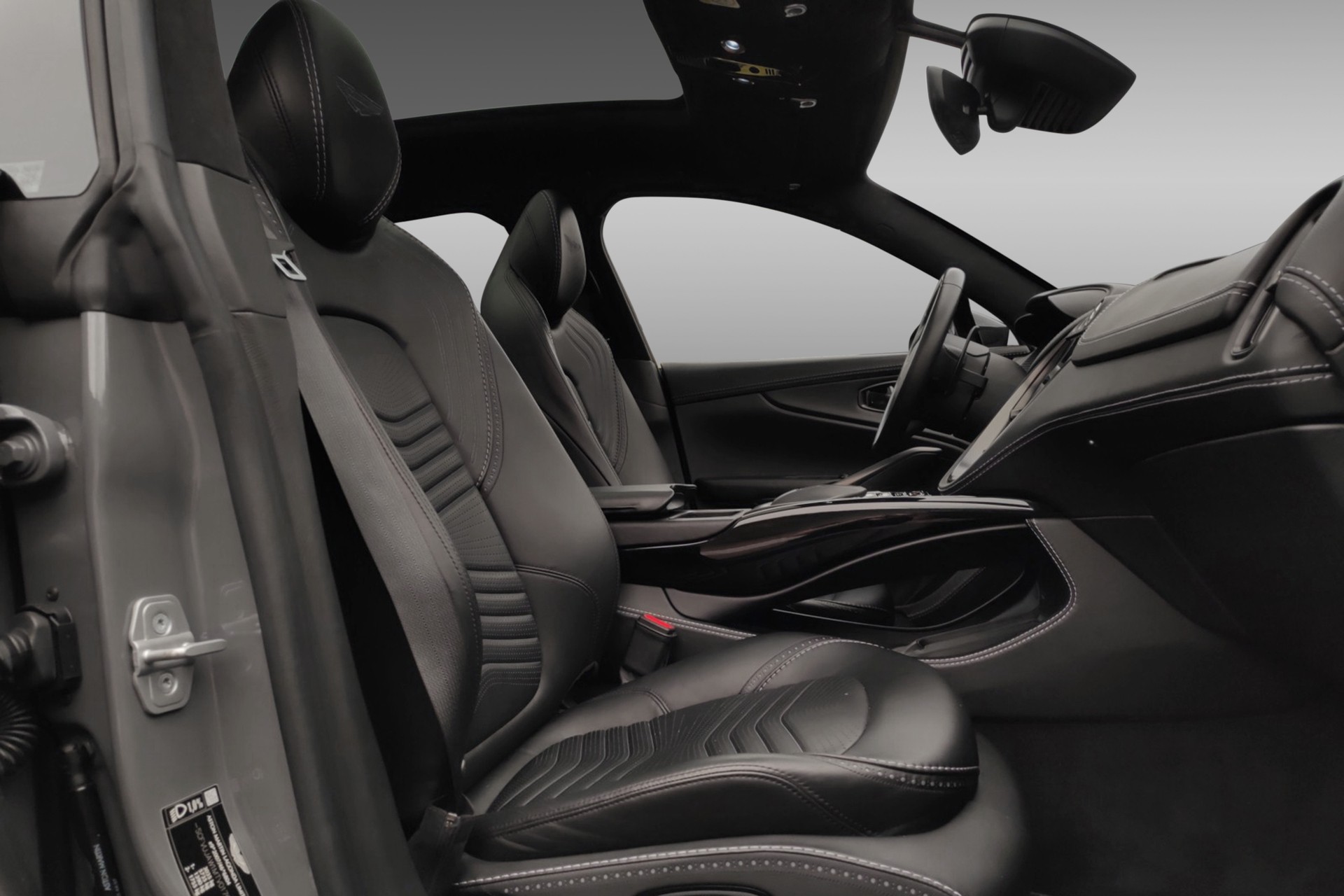 ASTON MARTIN DBX 4.0 V8-image-12