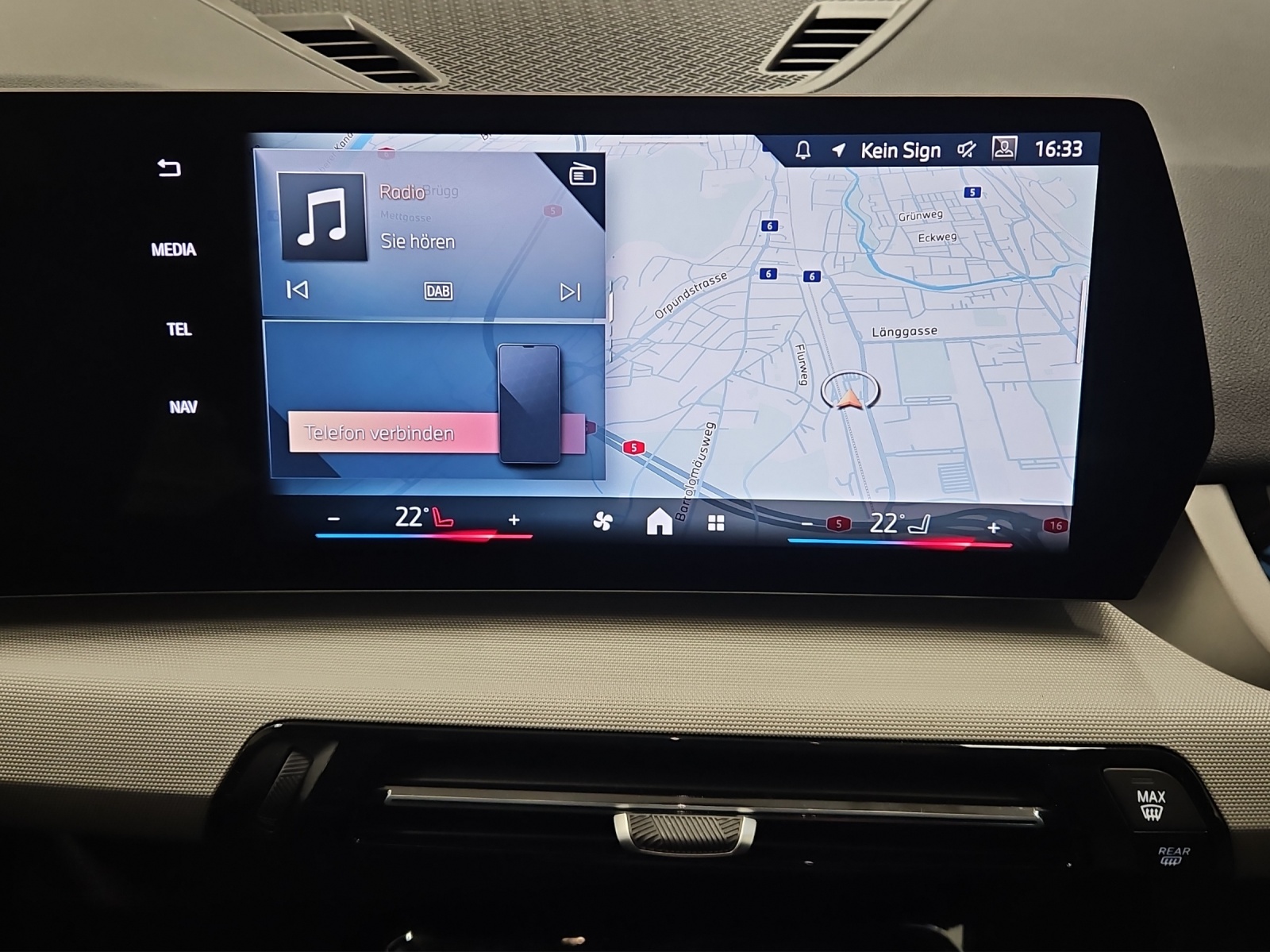 BMW X1 sDrive 18i-image-12