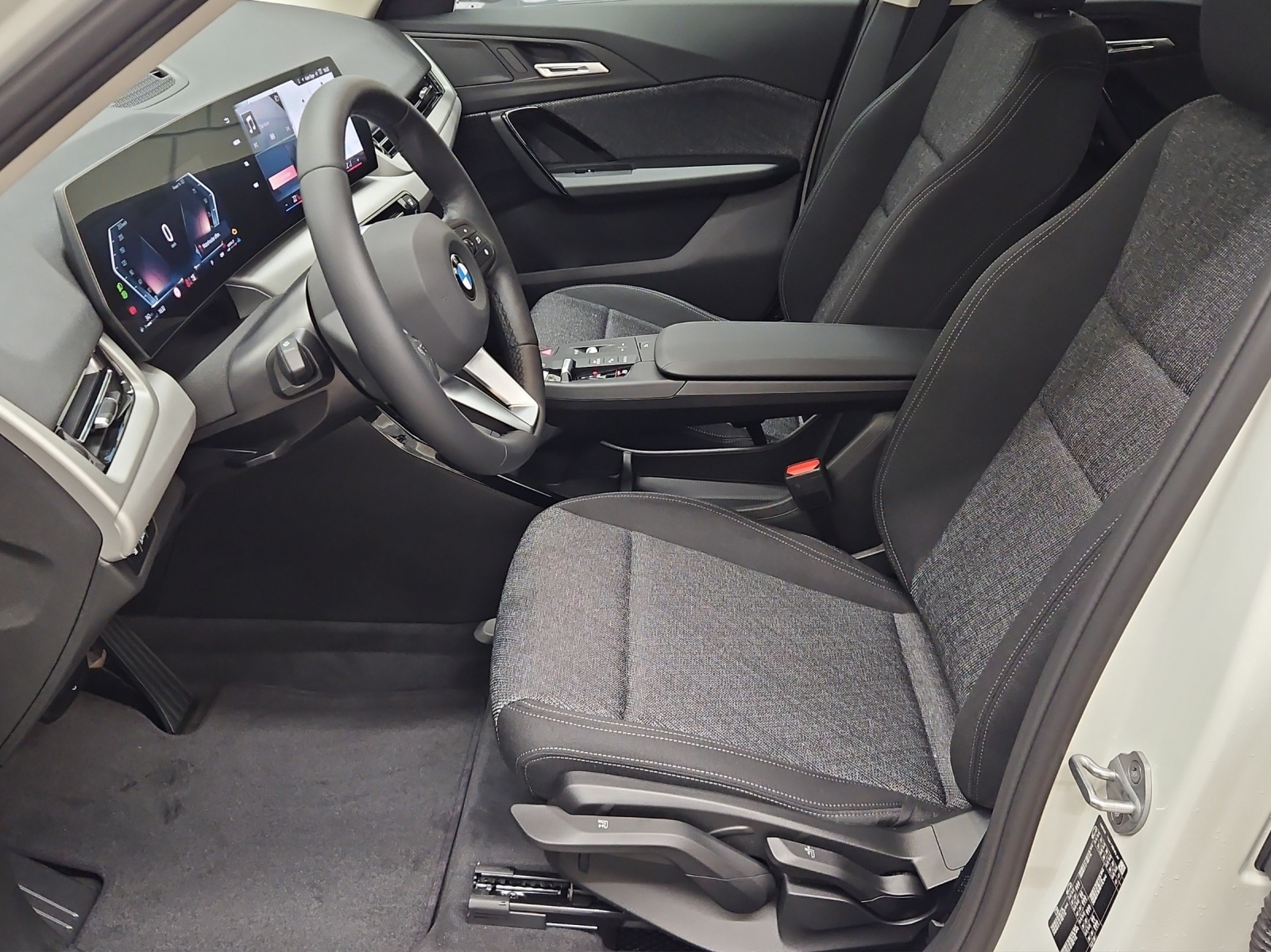 BMW X1 sDrive 18i-image-9