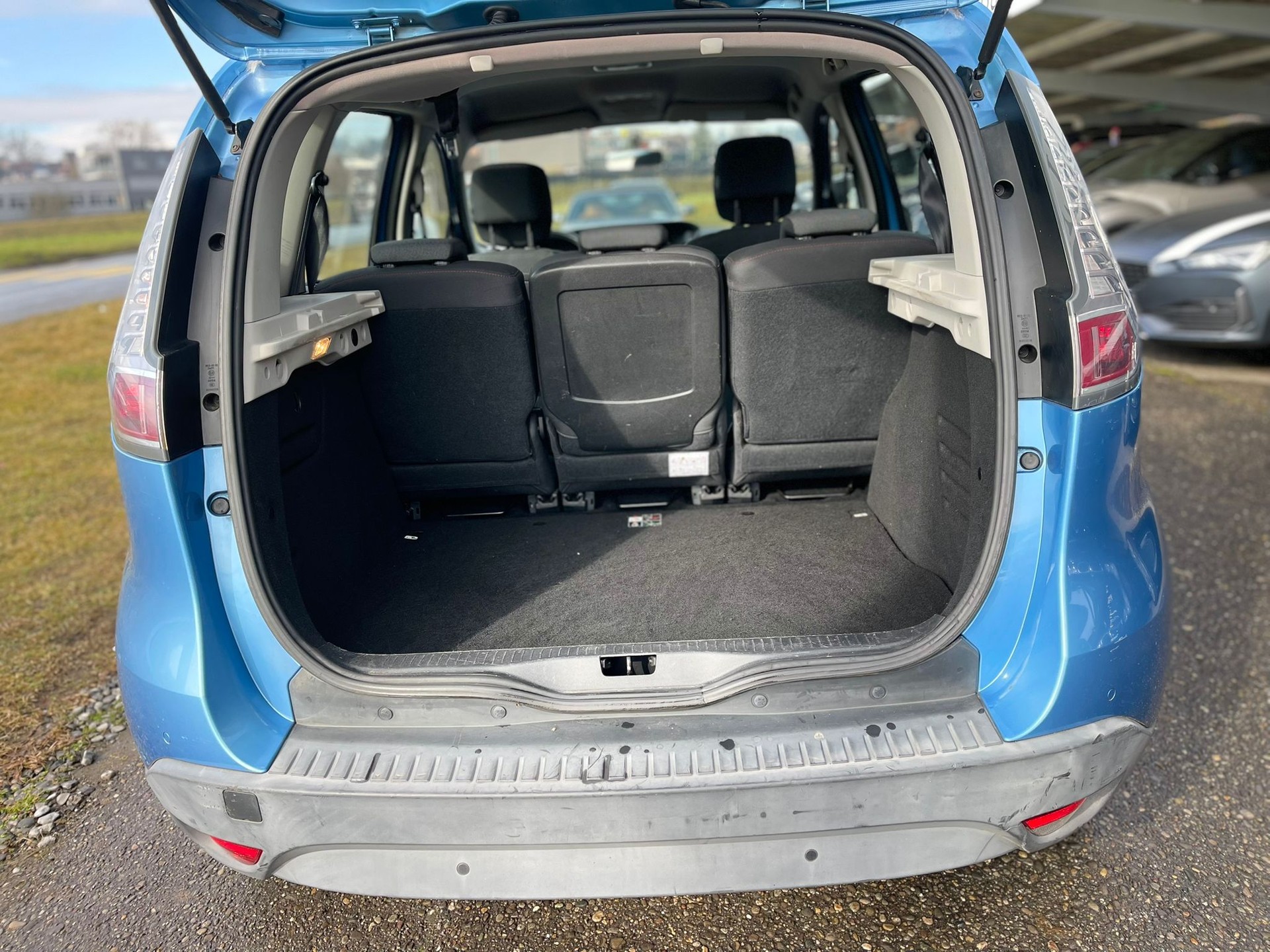 RENAULT Scénic 1.2 16V Turbo Dynamique-image-9