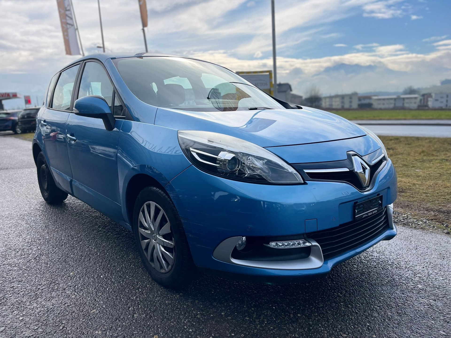 RENAULT Scénic 1.2 16V Turbo Dynamique-image-2