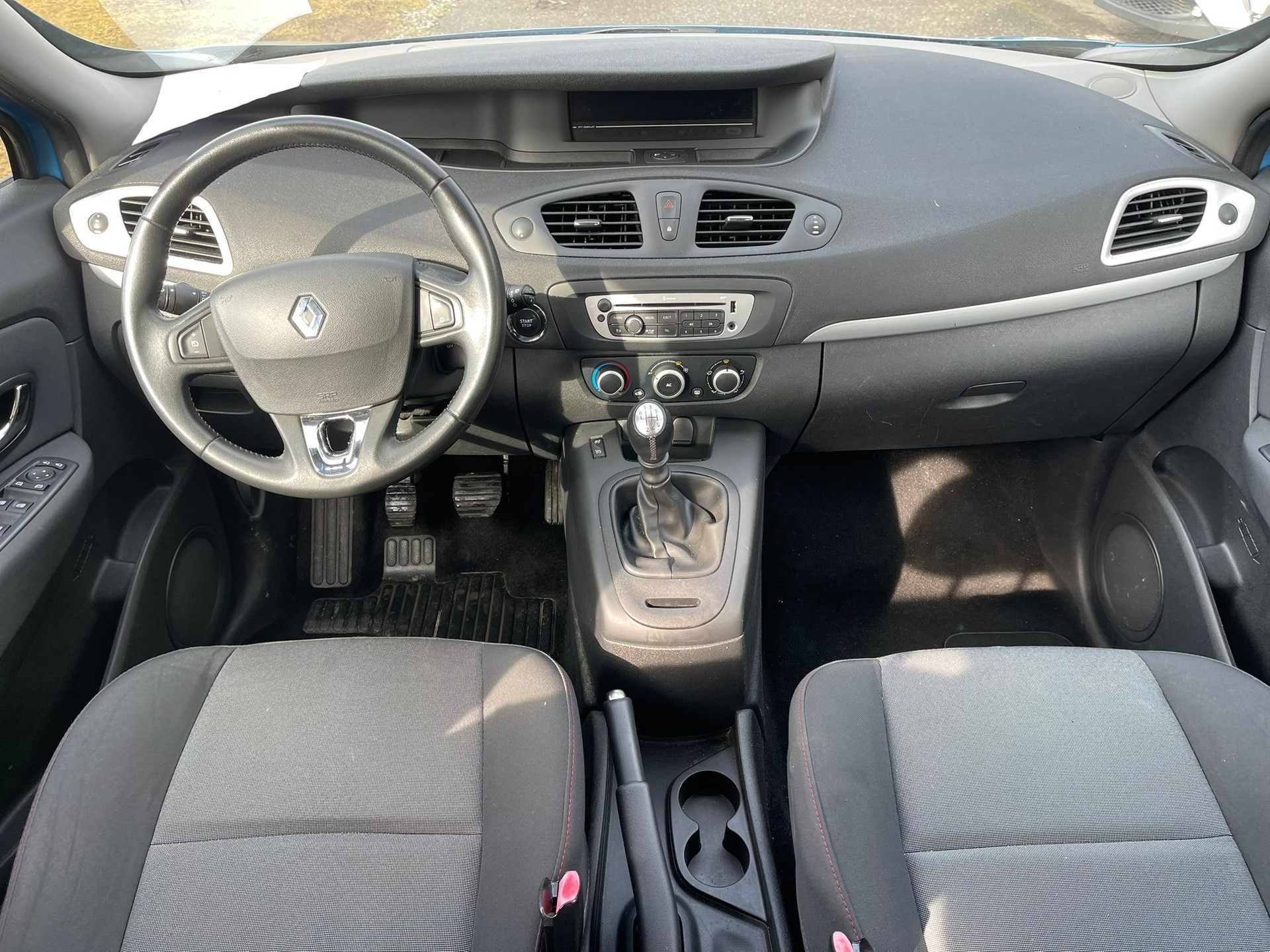 RENAULT Scénic 1.2 16V Turbo Dynamique-image-6