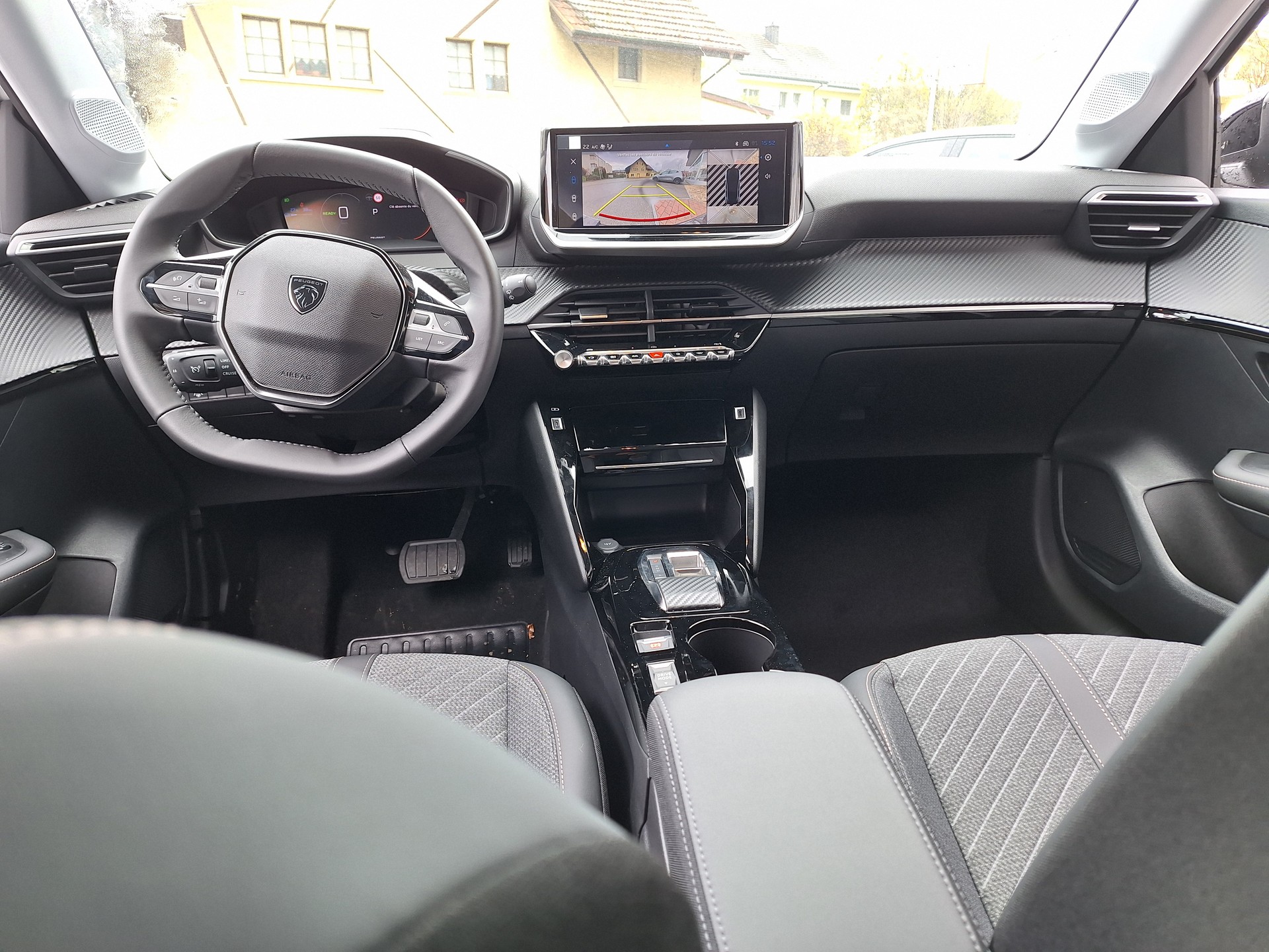 PEUGEOT e-208 Allure Helvetia (439)-image-4