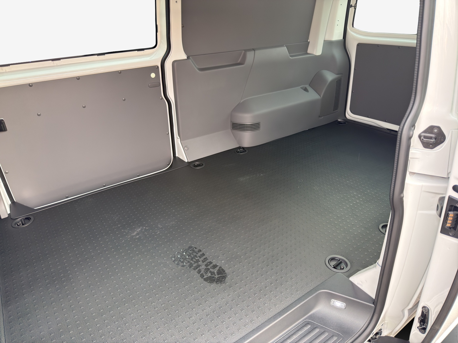 VW T6.1 2.0 TDI-image-11