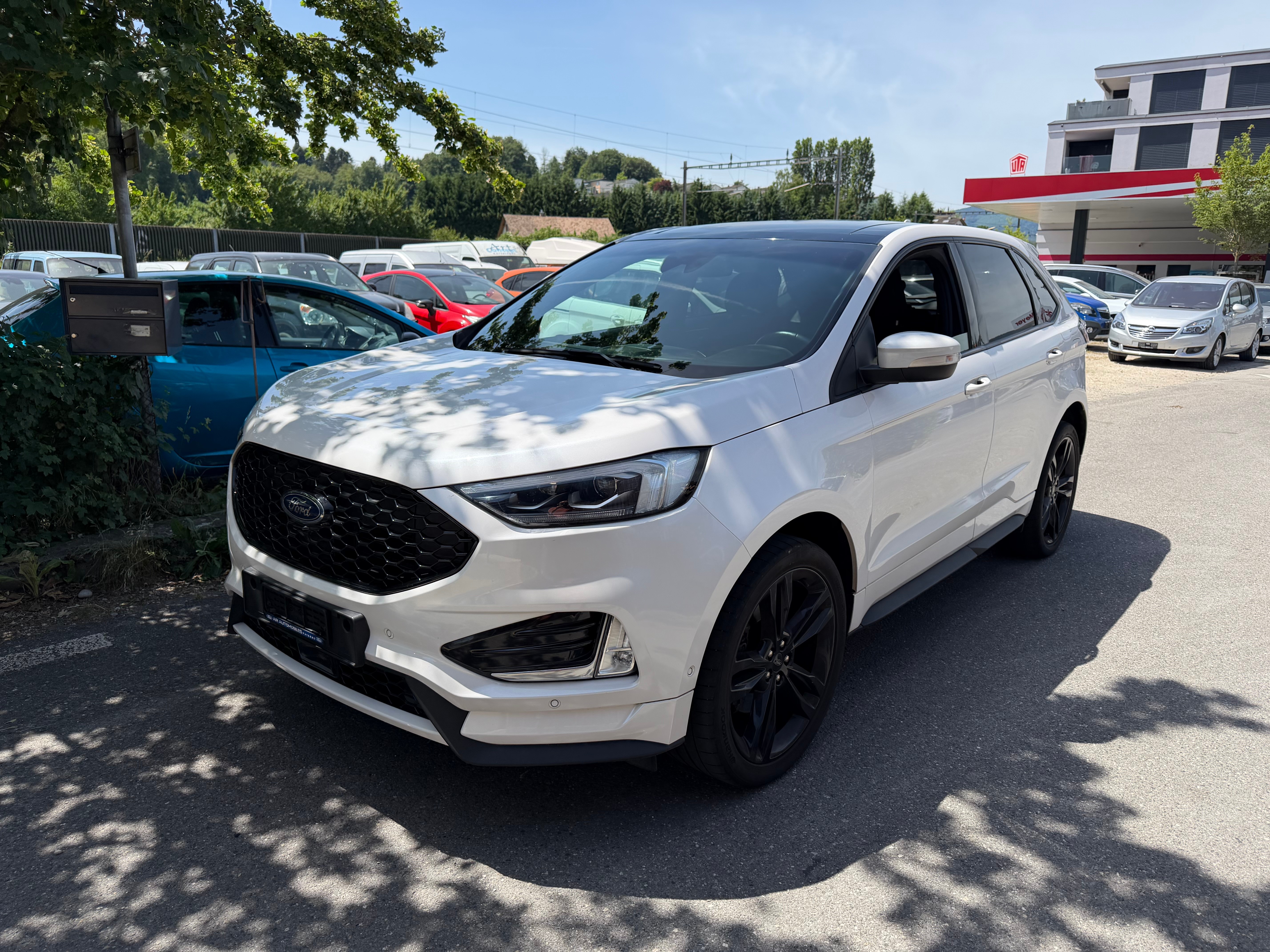 Car photo
