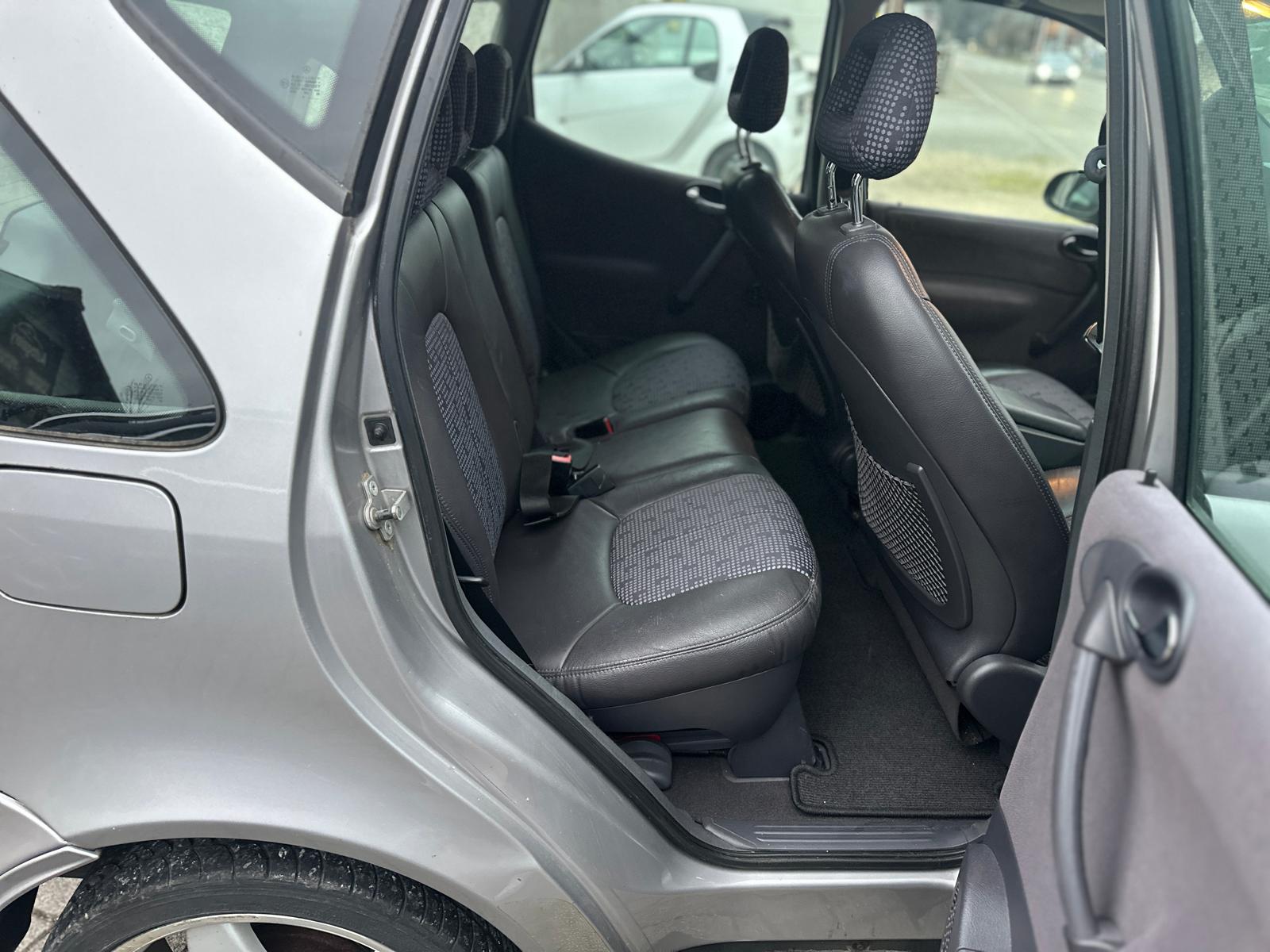 MERCEDES-BENZ A 160 Avantgarde-image-13