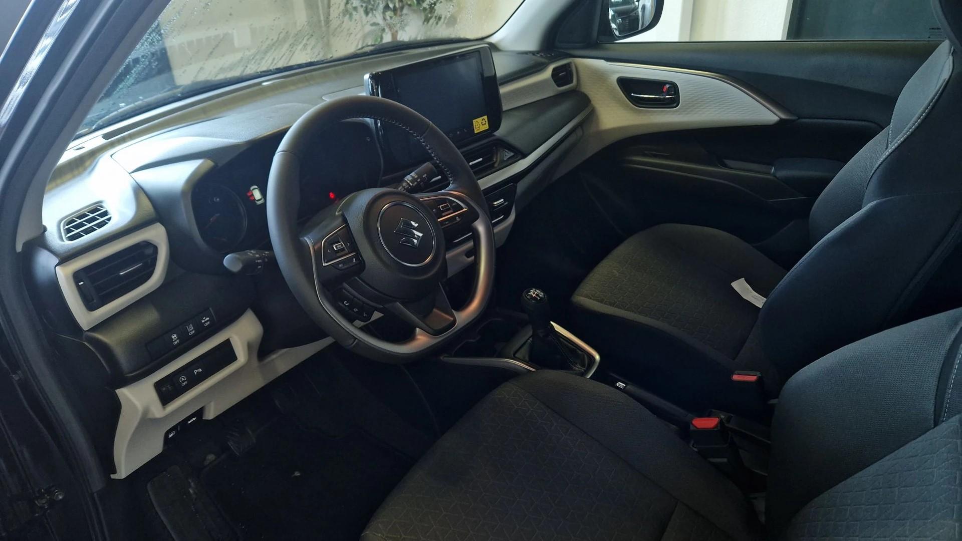 SUZUKI Swift 1.2 Compact Top Hybrid 4x4-image-4