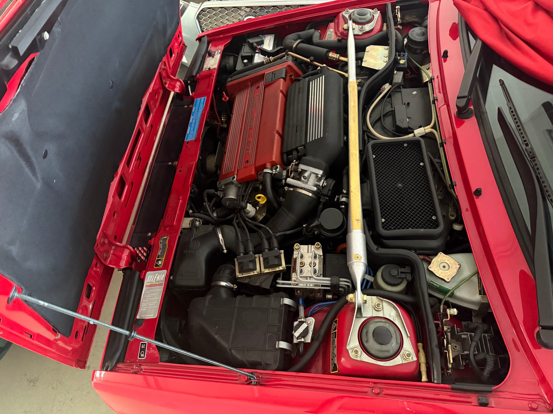 LANCIA Delta HF Integrale Evo II 16V-image-4