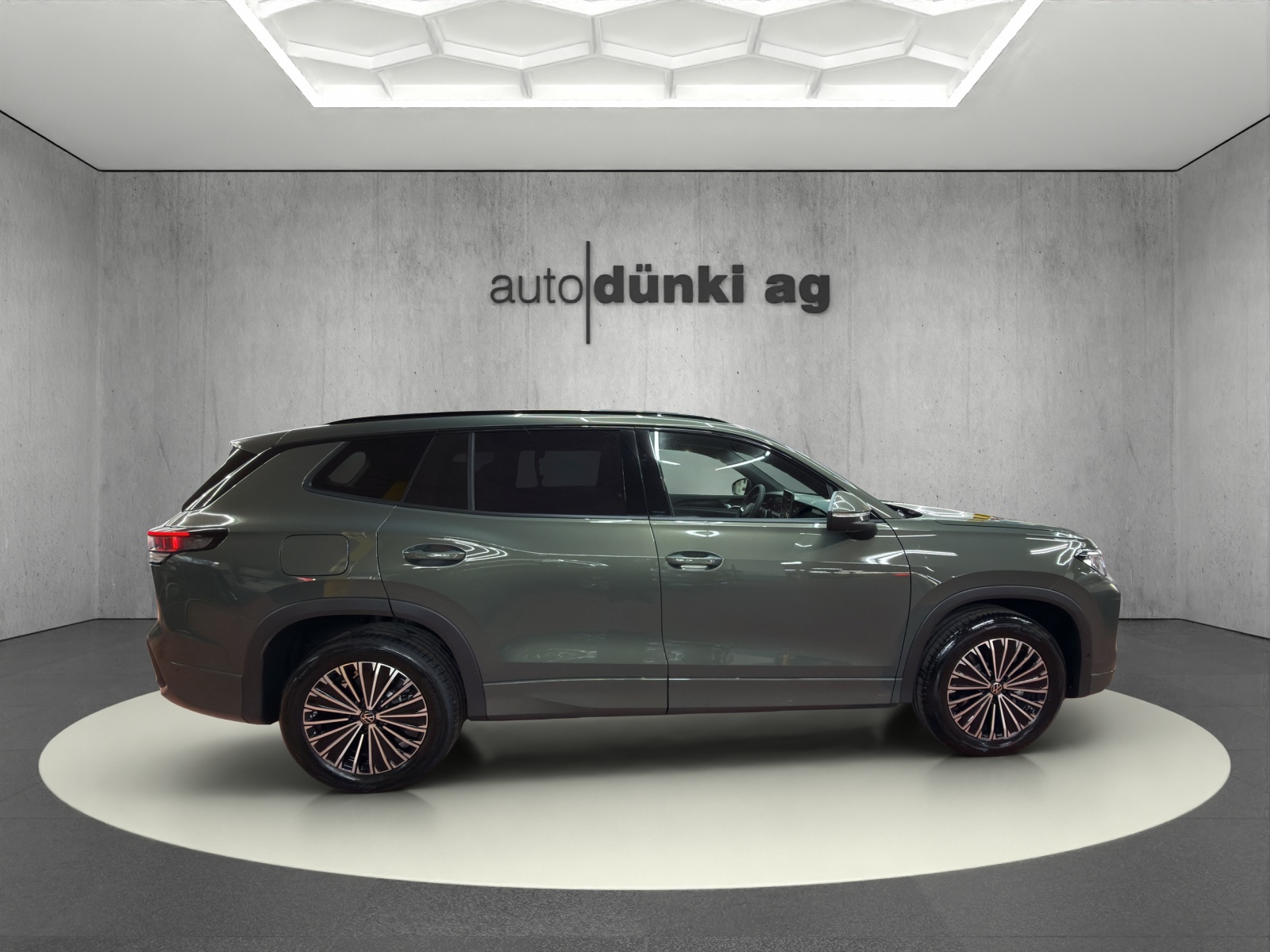 VW Tayron 2.0 TSI Elegance DSG 4Motion-image-4