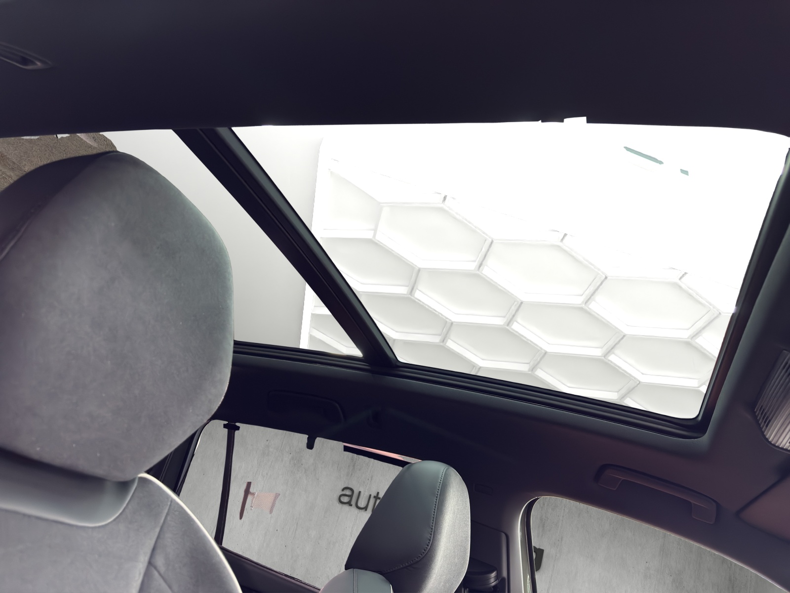 VW Tayron 2.0 TSI Elegance DSG 4Motion-image-11