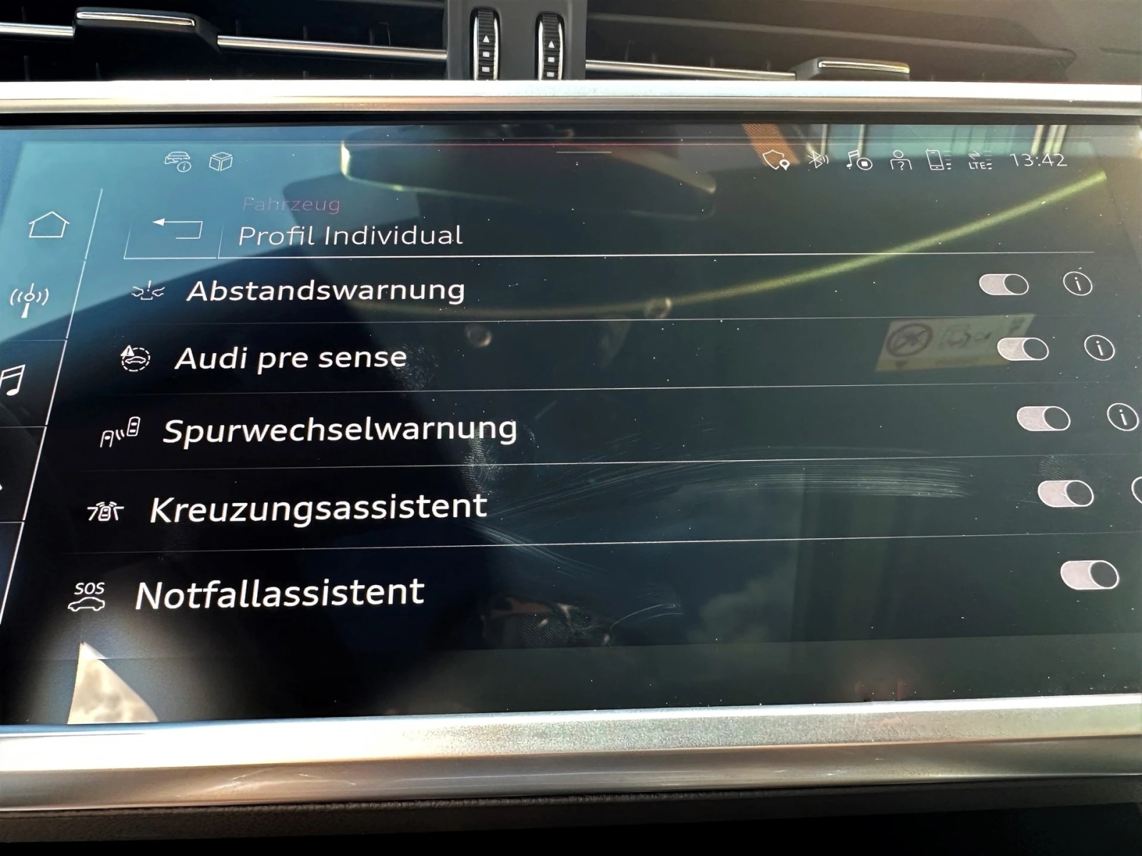 AUDI RS6 Avant 4.0 TFSI V8 quattro-image-13