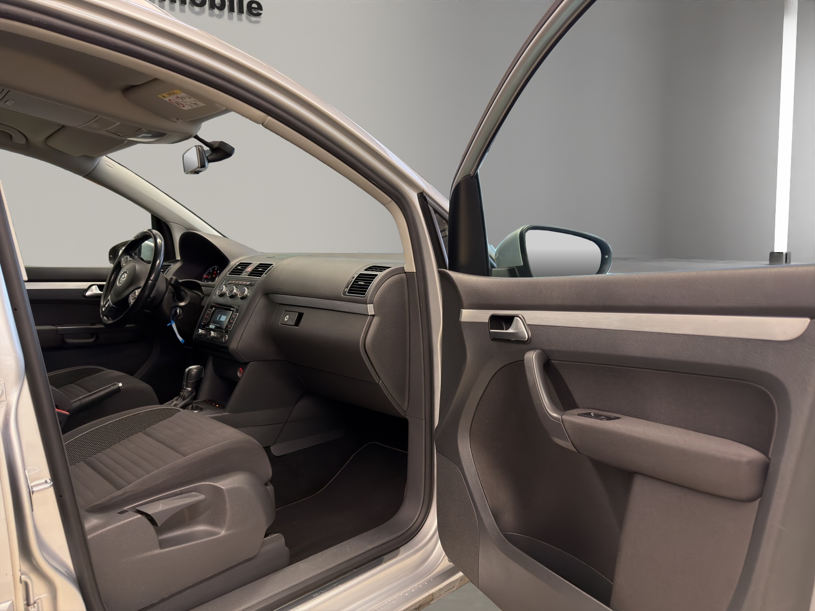 VW Touran 2.0 TDI BMT Comfortline DSG-image-14