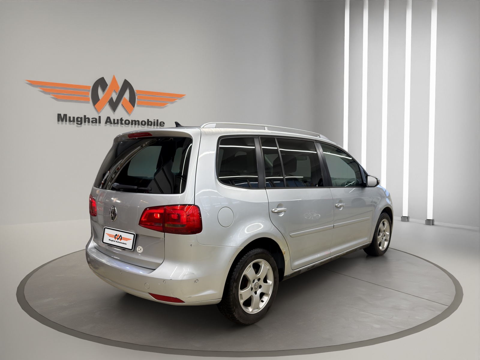 VW Touran 2.0 TDI BMT Comfortline DSG-image-3
