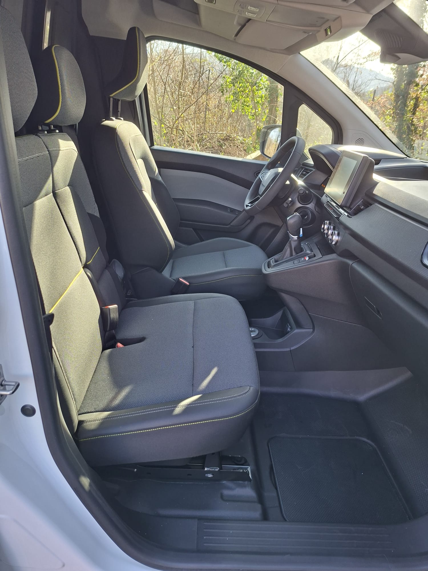 RENAULT Kangoo Van EV45 Standard 22kW Extra-image-11