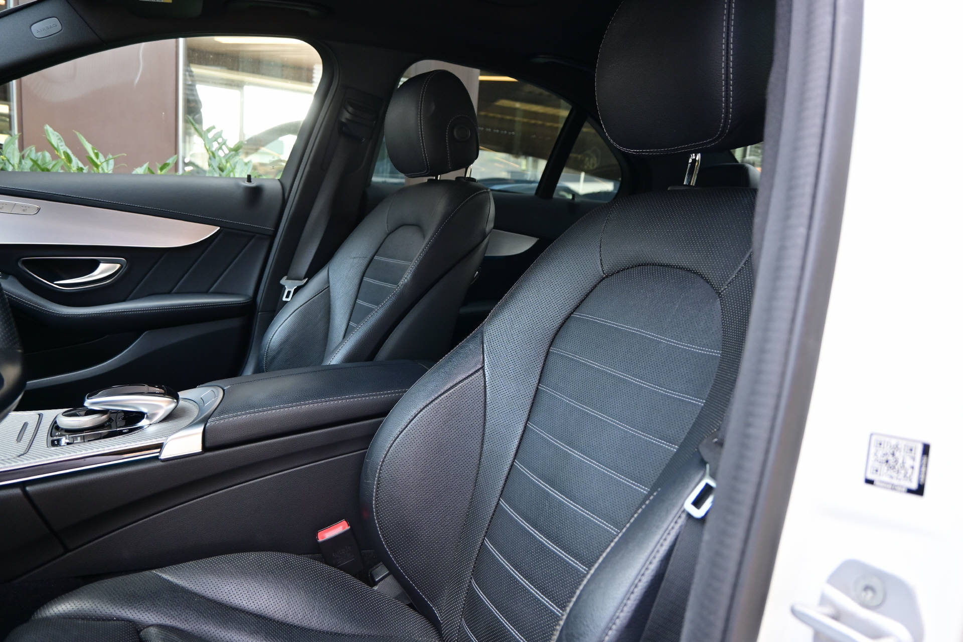 MERCEDES-BENZ C 300 AMG Line *Diamond Perlweiss*HUD*Pano*UVM.-image-11