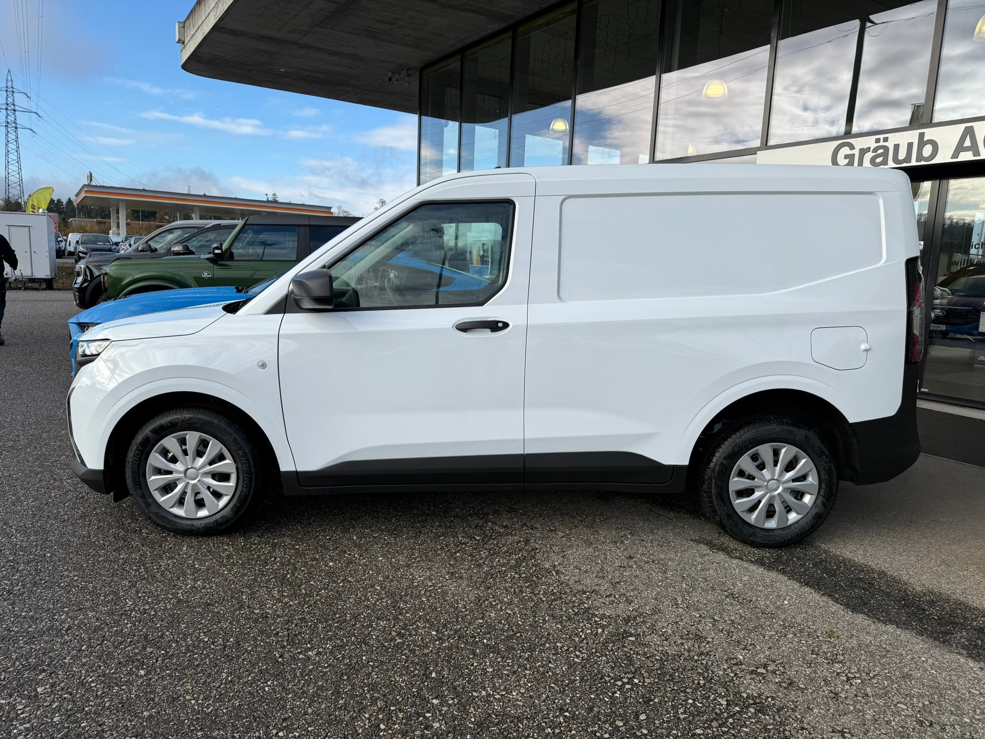FORD Transit Courier Van 1.0 EcoBoost Trend Automat-image-3