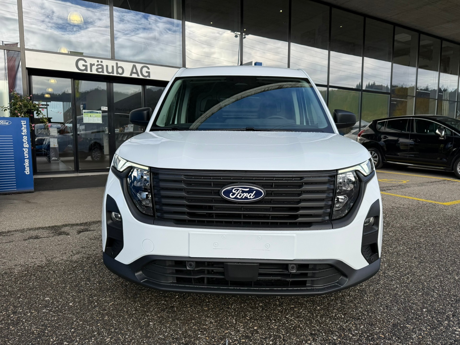 FORD Transit Courier Van 1.0 EcoBoost Trend Automat-image-1