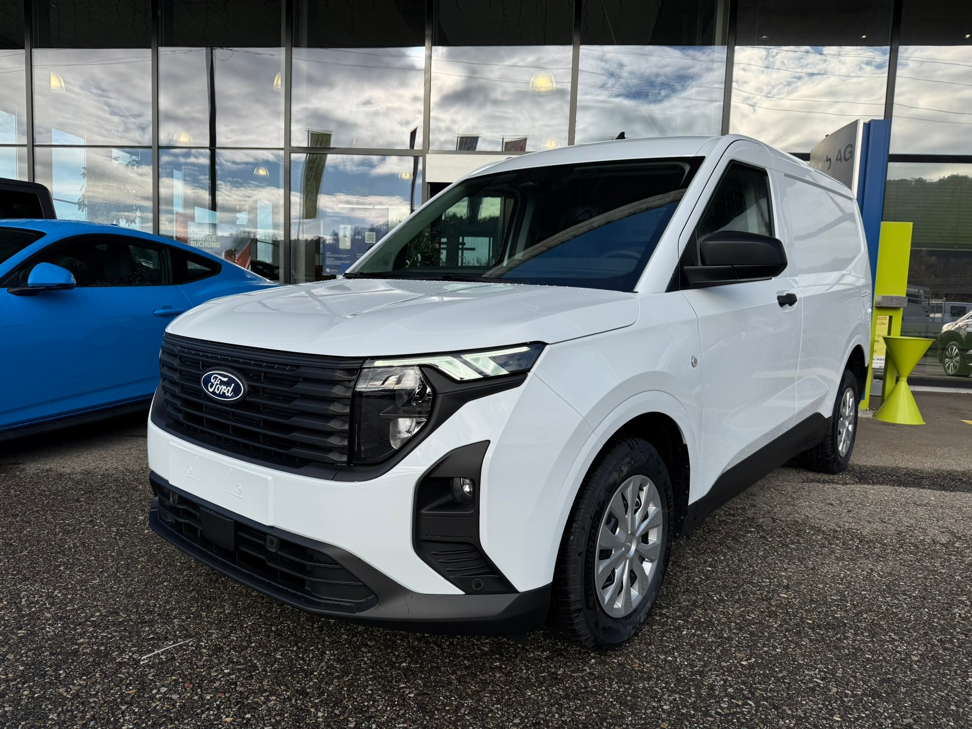 FORD Transit Courier Van 1.0 EcoBoost Trend Automat-image-0
