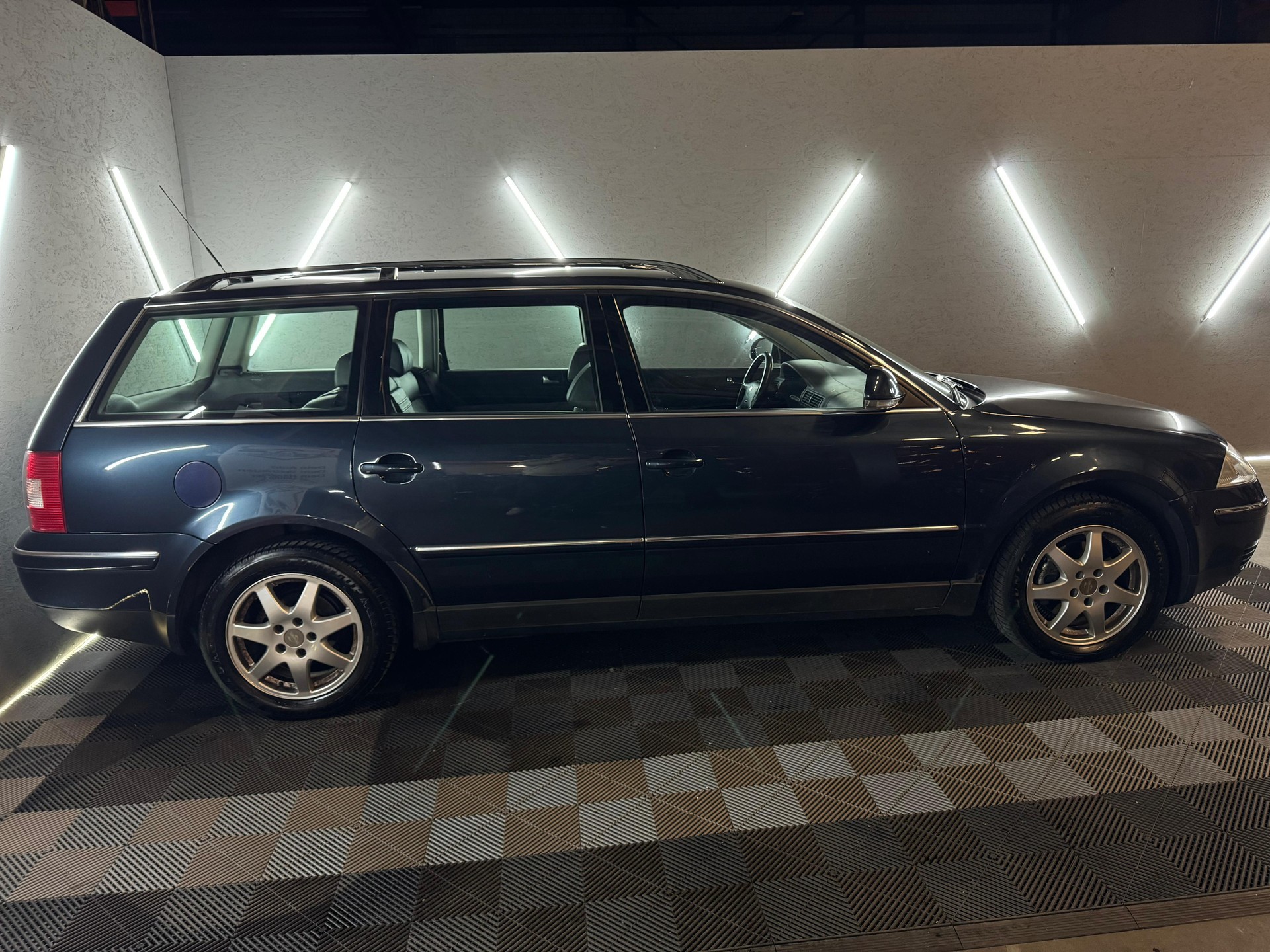 VW Passat Variant 2.0 TDI Highline-image-3
