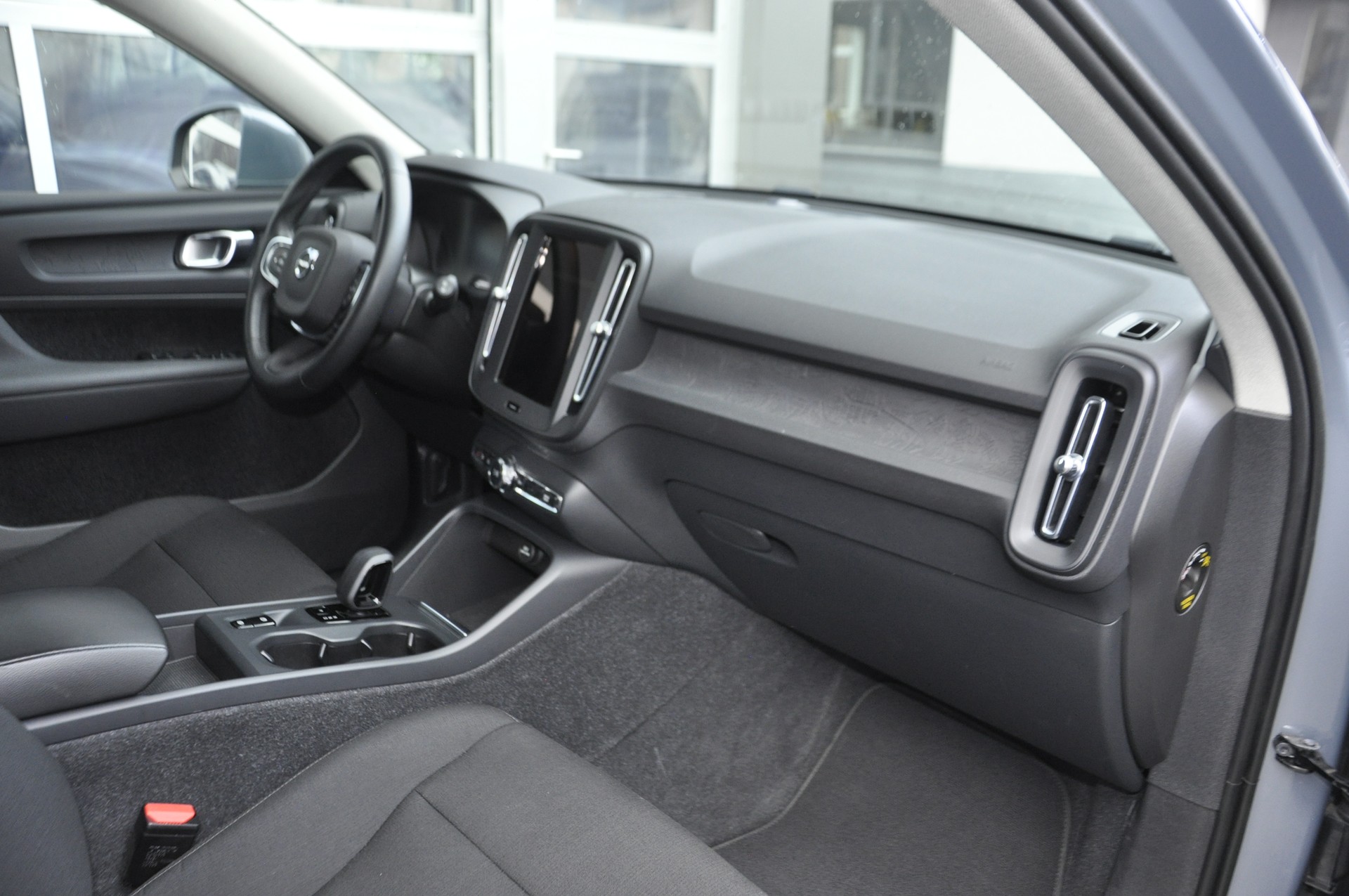 VOLVO XC40 T4 PHEV Essential Bright DCT-image-7